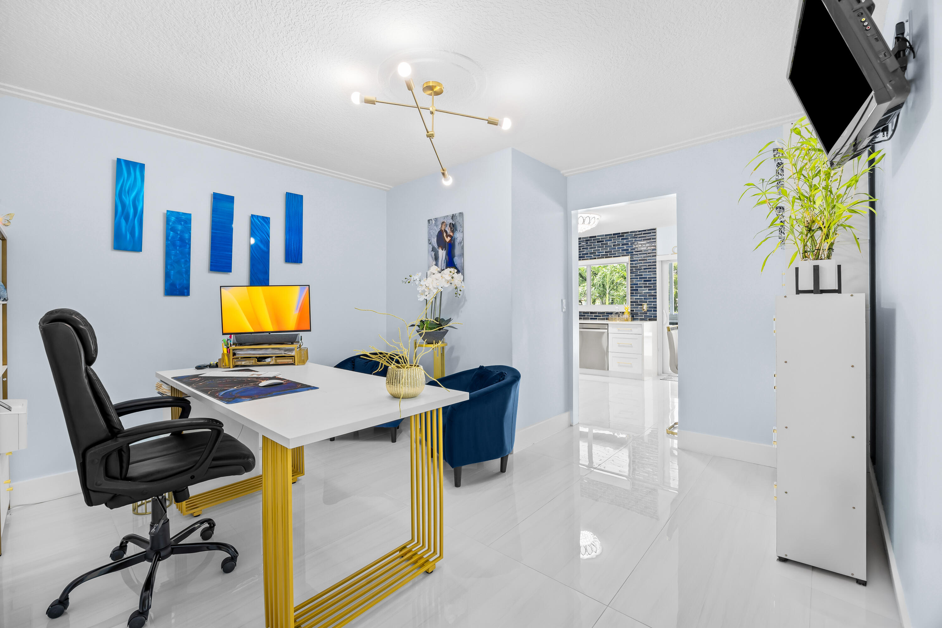 MANGO LAKE - Residential