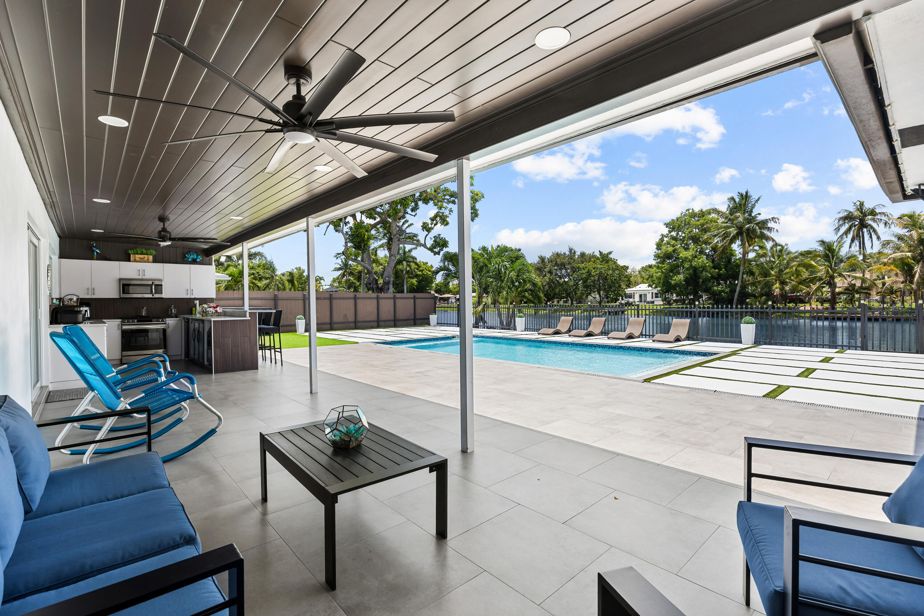 MANGO LAKE - Residential