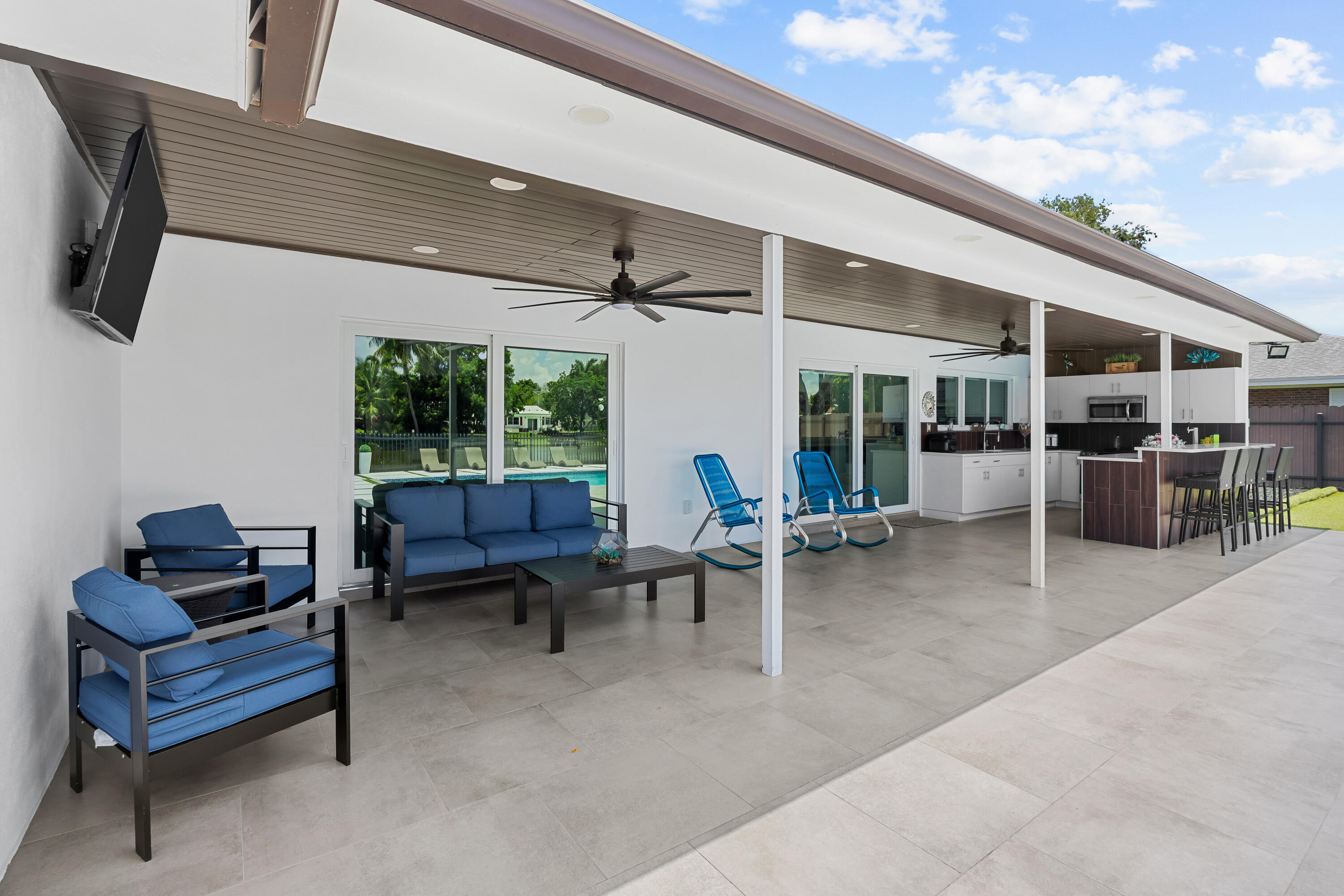 MANGO LAKE - Residential
