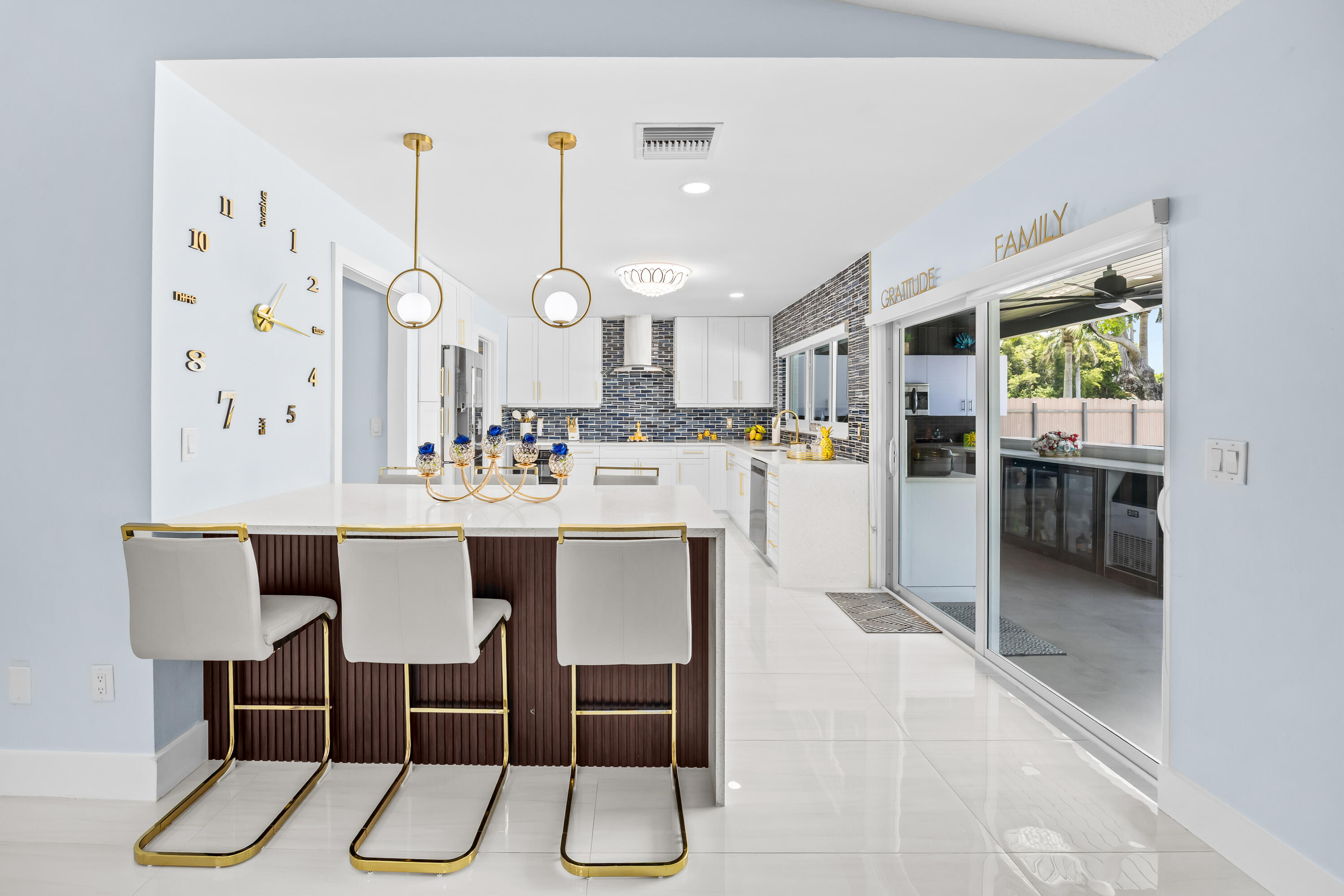 MANGO LAKE - Residential