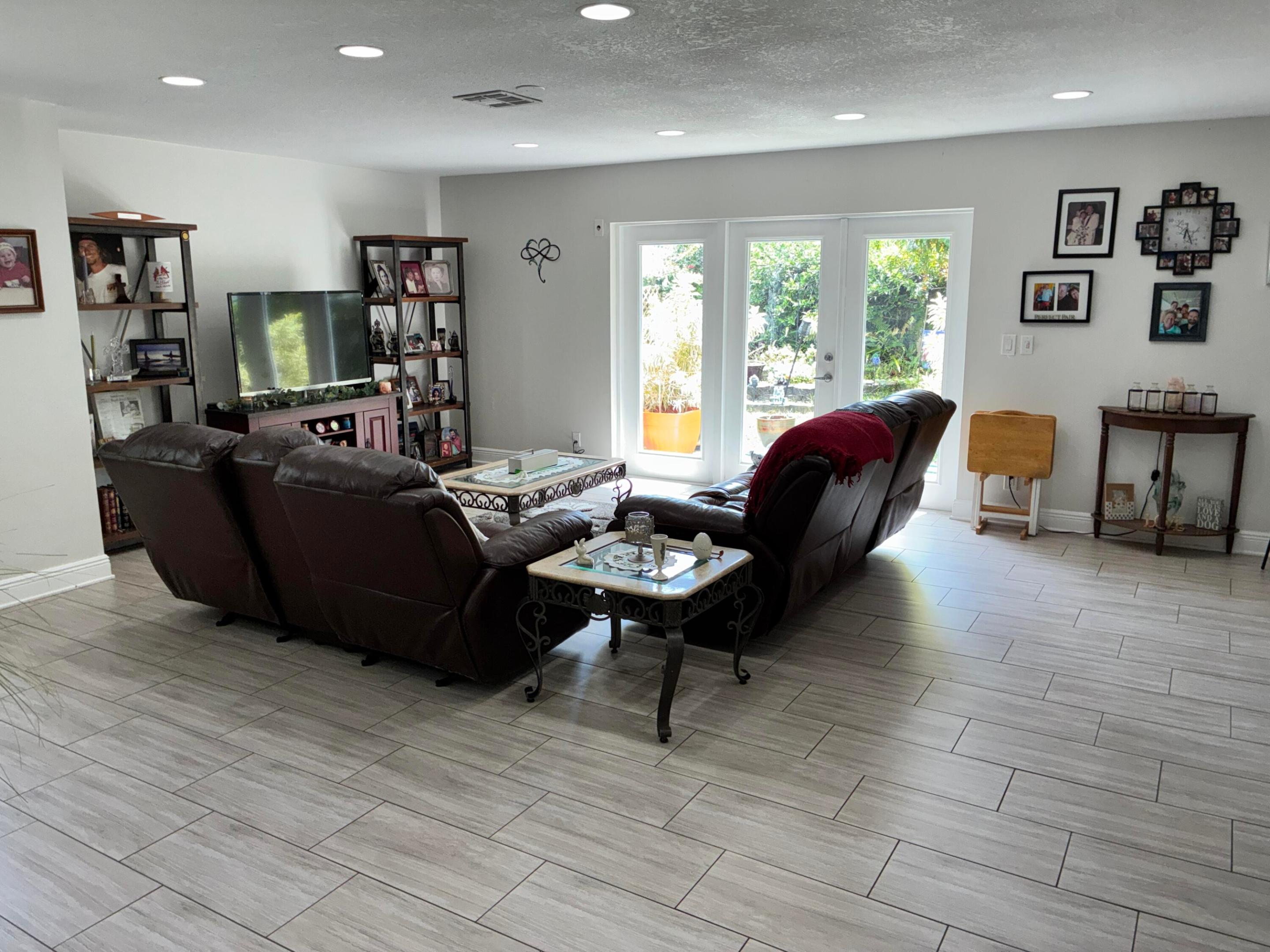 PALM-AIRE VILLAGE  W 2ND SEC - Residential