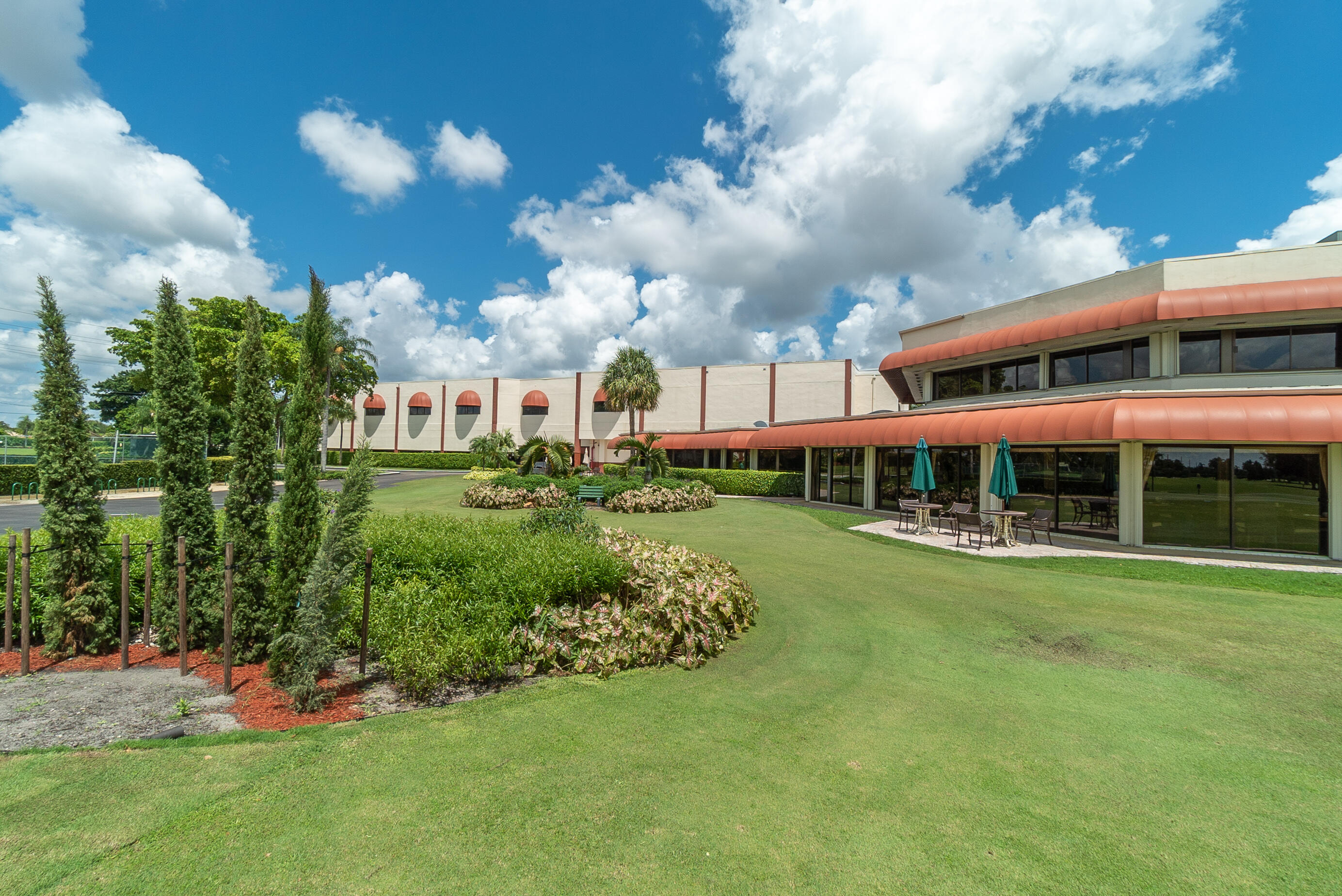 HOLLYBROOK GOLF AND TENNIS CLUB - Residential