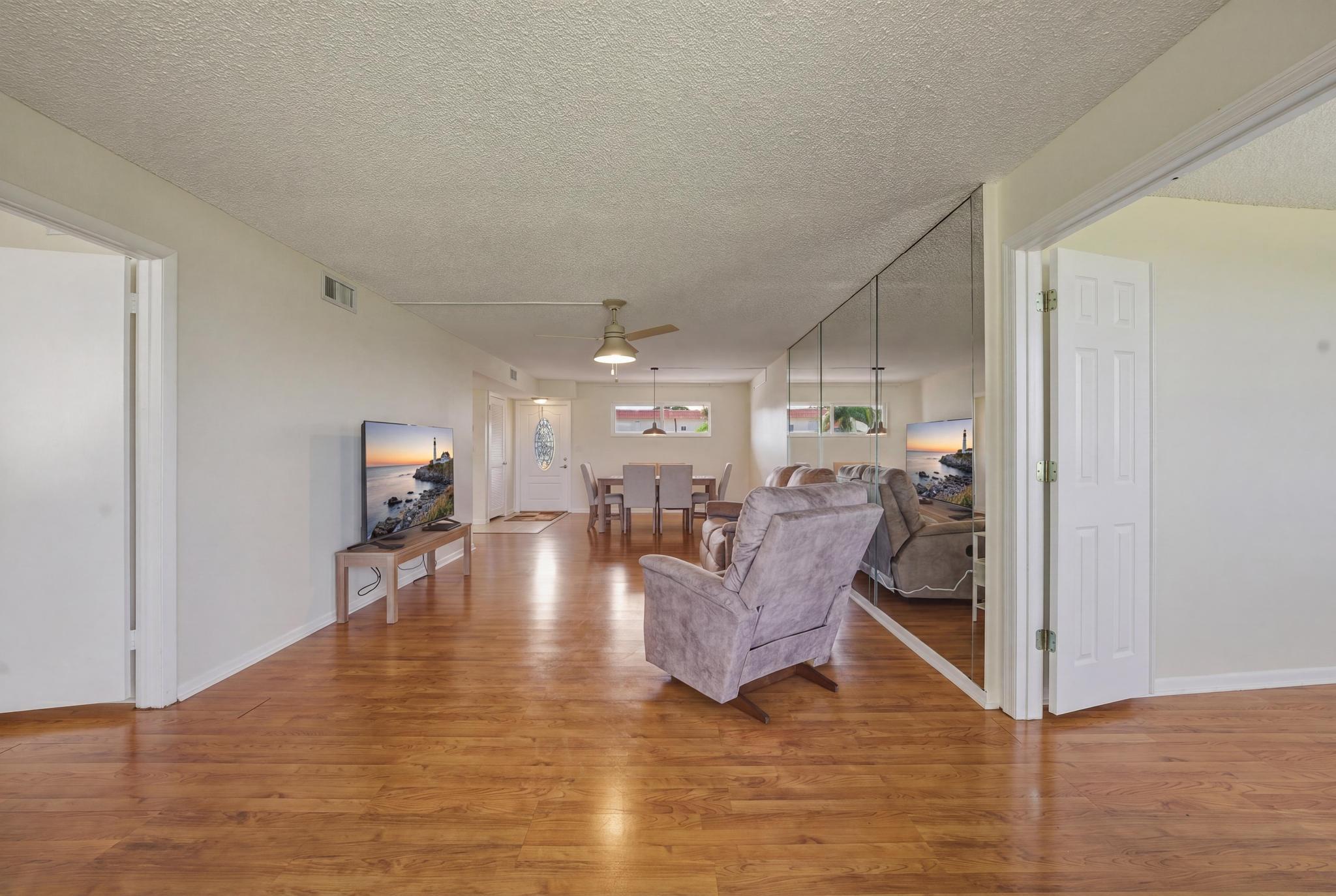 HOLLYBROOK GOLF AND TENNIS CLUB - Residential