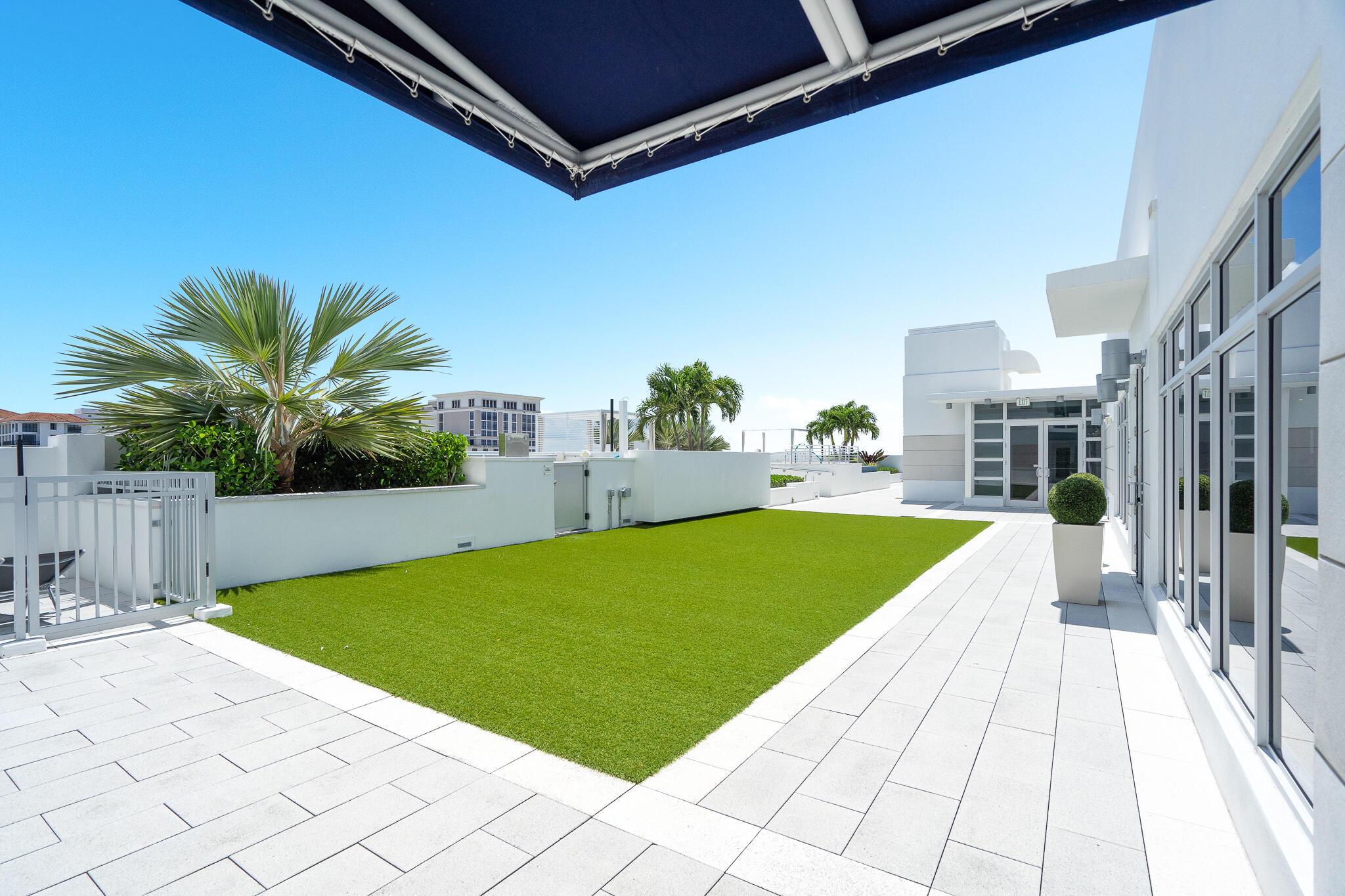 TOWER 155 - Residential Lease