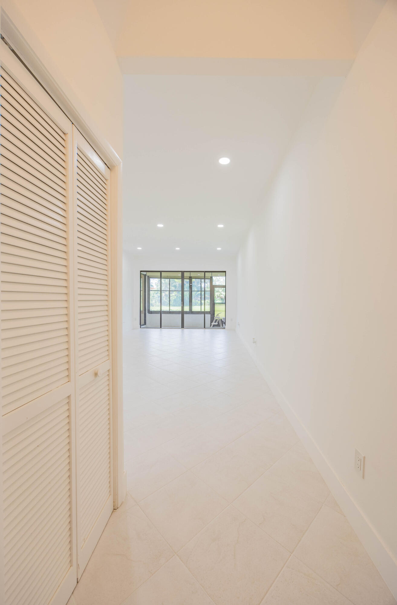 LA PAZ AT BOCA POINTE - Residential Lease