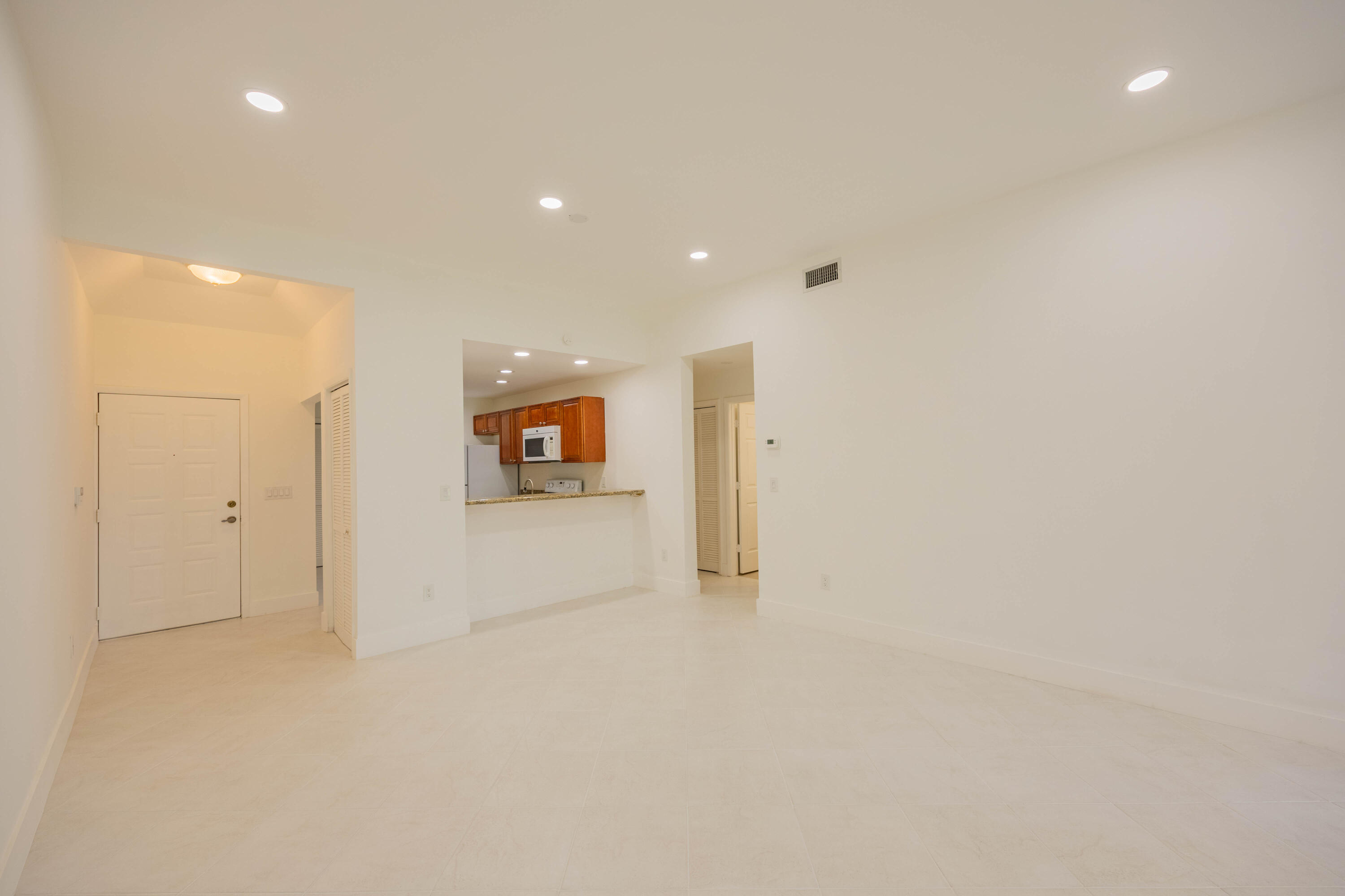 LA PAZ AT BOCA POINTE - Residential Lease