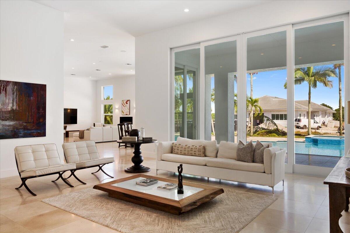 PALM BEACH POINT - Residential