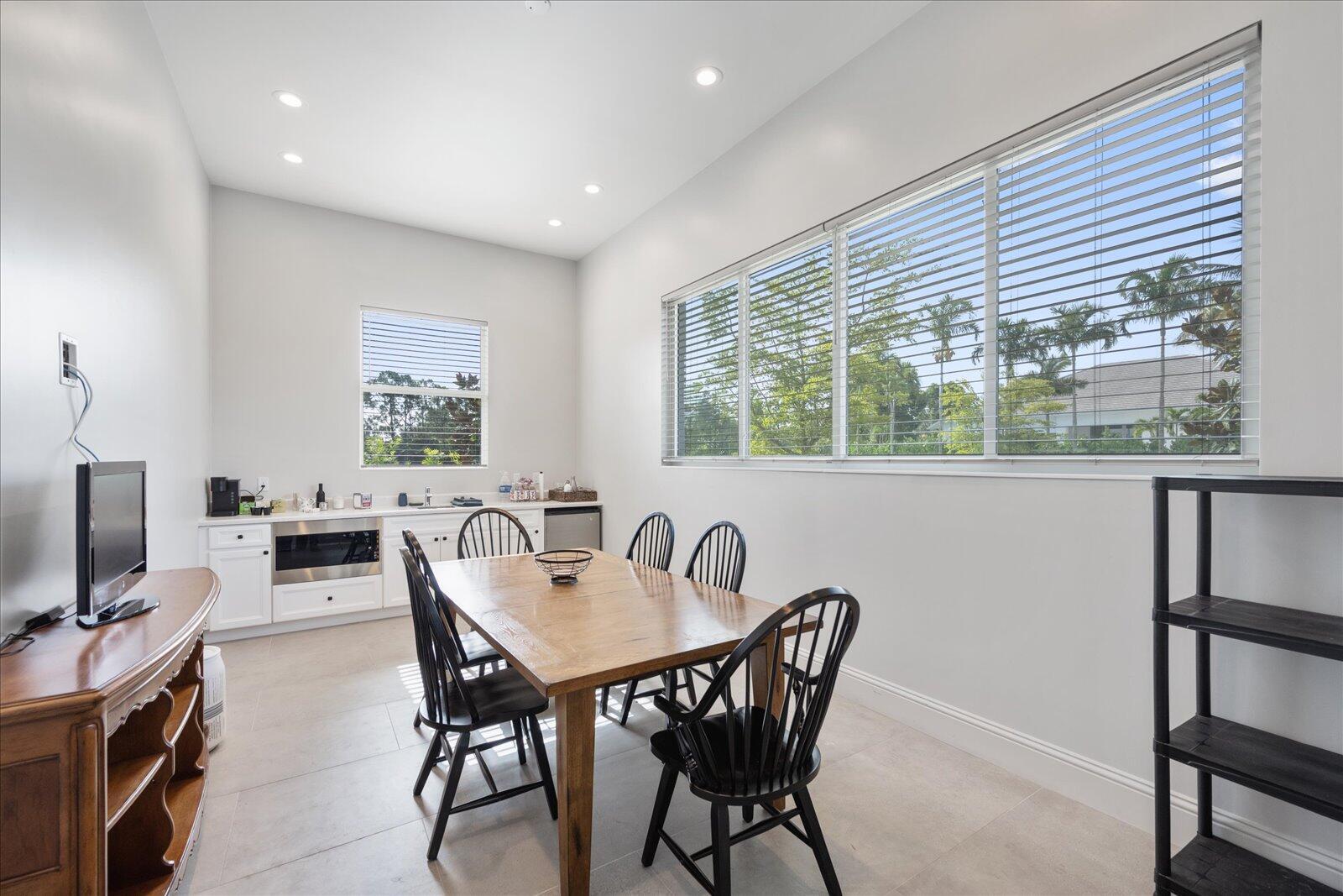 PALM BEACH POINT - Residential