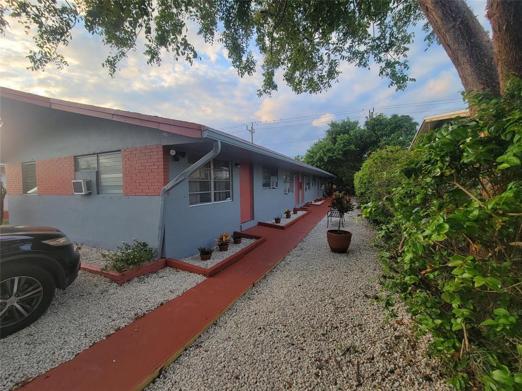 BEVERLY PARK - Residential Lease