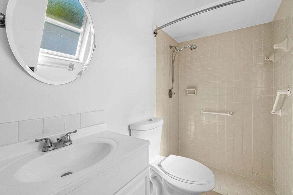HIGHLAND PINES - Residential Lease