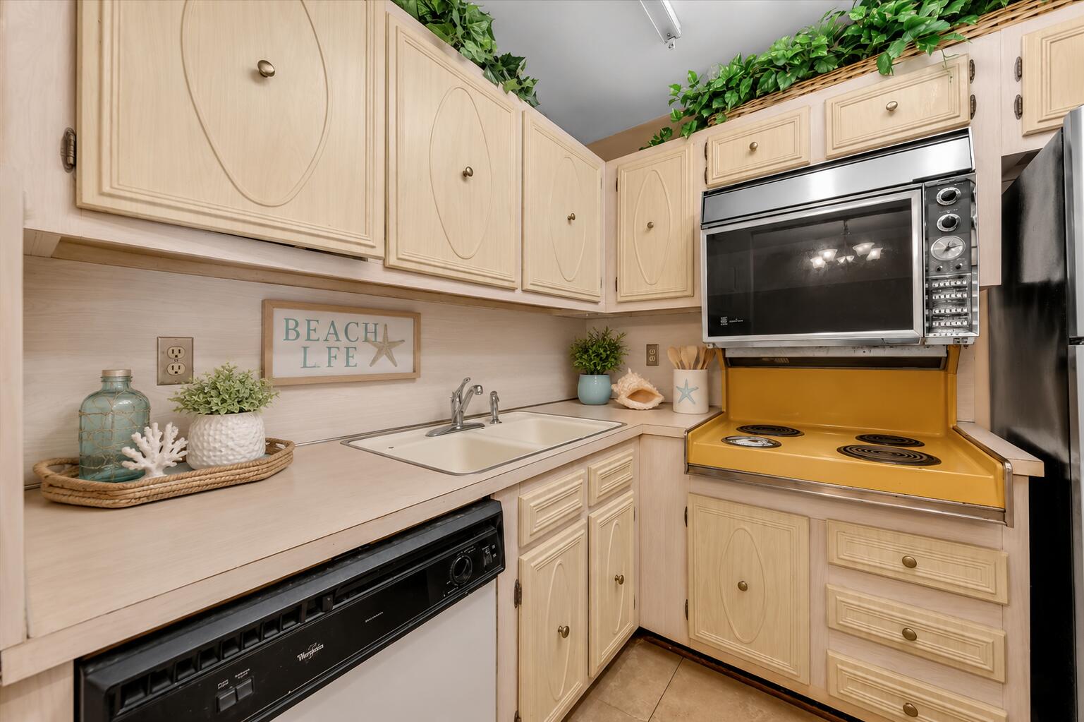 CYPRESS CLUB CONDO - Residential