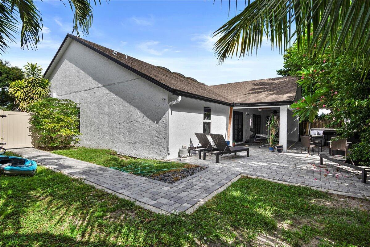 MEADOWLAND COVE 1 OF WELLINGTON - Residential Lease