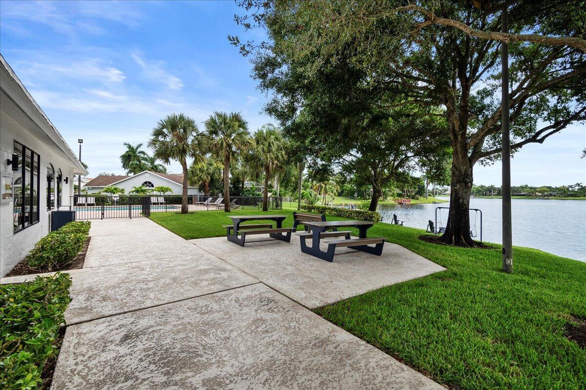 MEADOWLAND COVE 1 OF WELLINGTON - Residential Lease