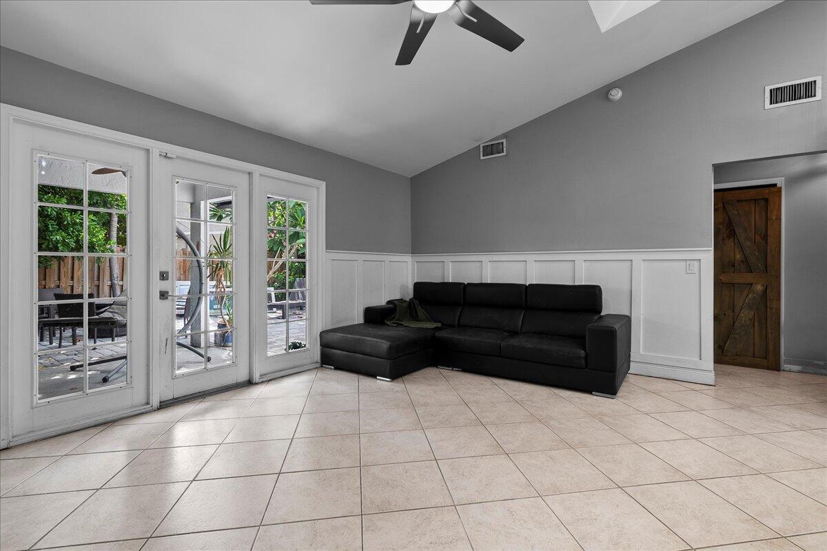 MEADOWLAND COVE 1 OF WELLINGTON - Residential Lease