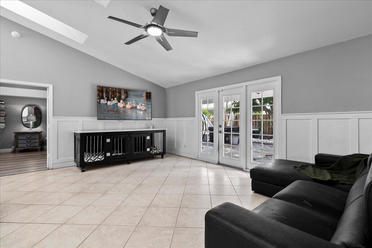 MEADOWLAND COVE 1 OF WELLINGTON - Residential Lease