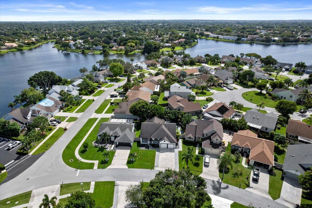 MEADOWLAND COVE 1 OF WELLINGTON - Residential Lease