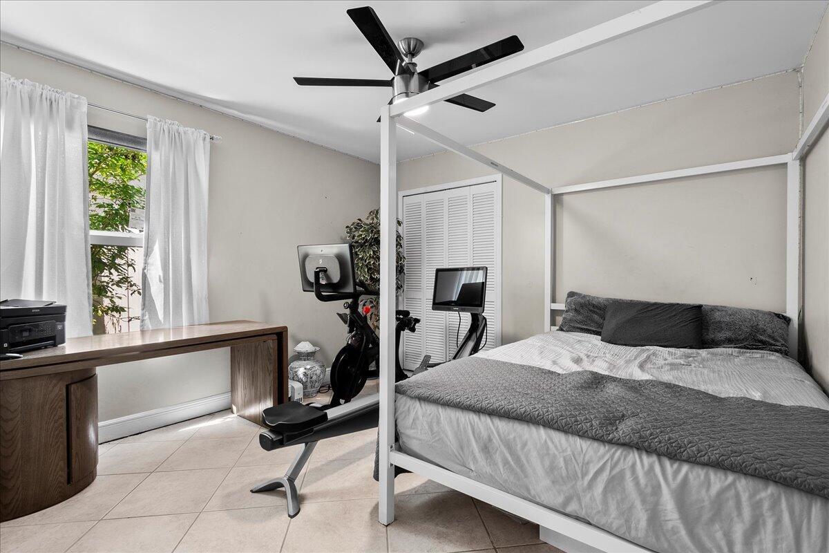 MEADOWLAND COVE 1 OF WELLINGTON - Residential Lease