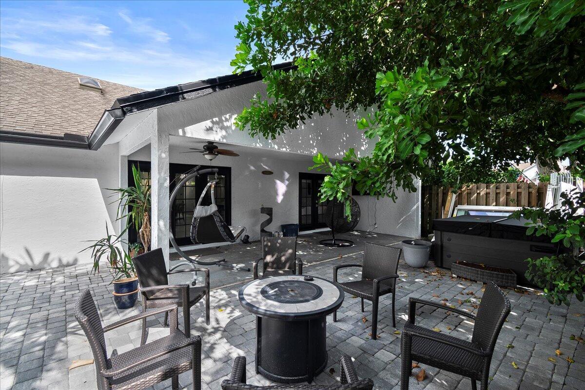 MEADOWLAND COVE 1 OF WELLINGTON - Residential Lease