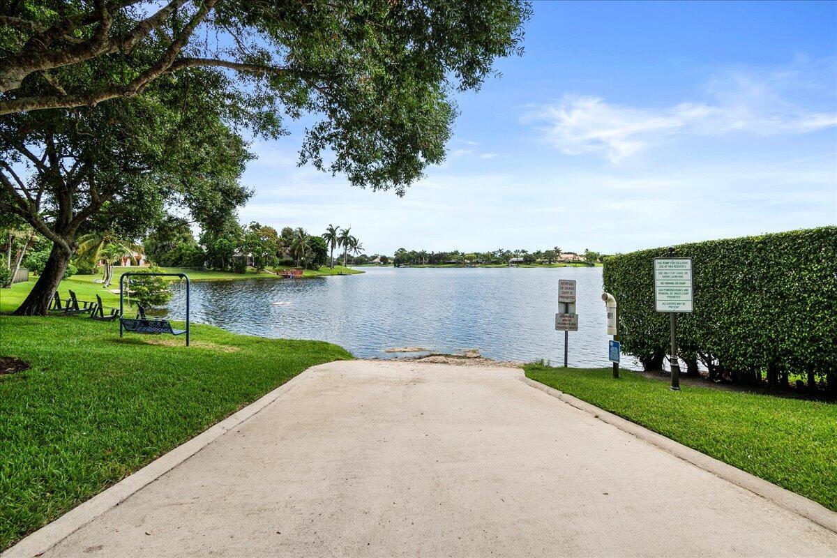 MEADOWLAND COVE 1 OF WELLINGTON - Residential Lease