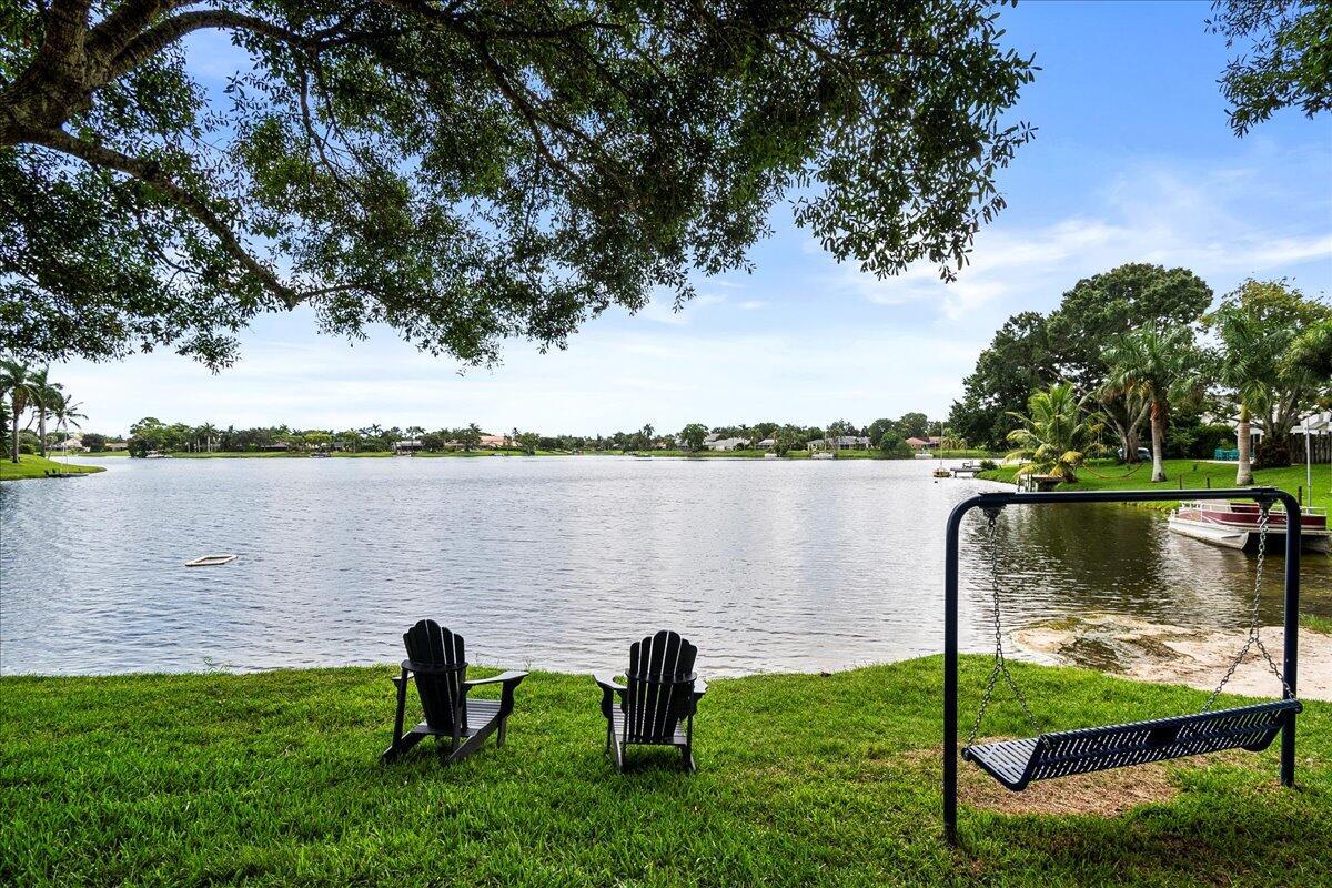 MEADOWLAND COVE 1 OF WELLINGTON - Residential Lease