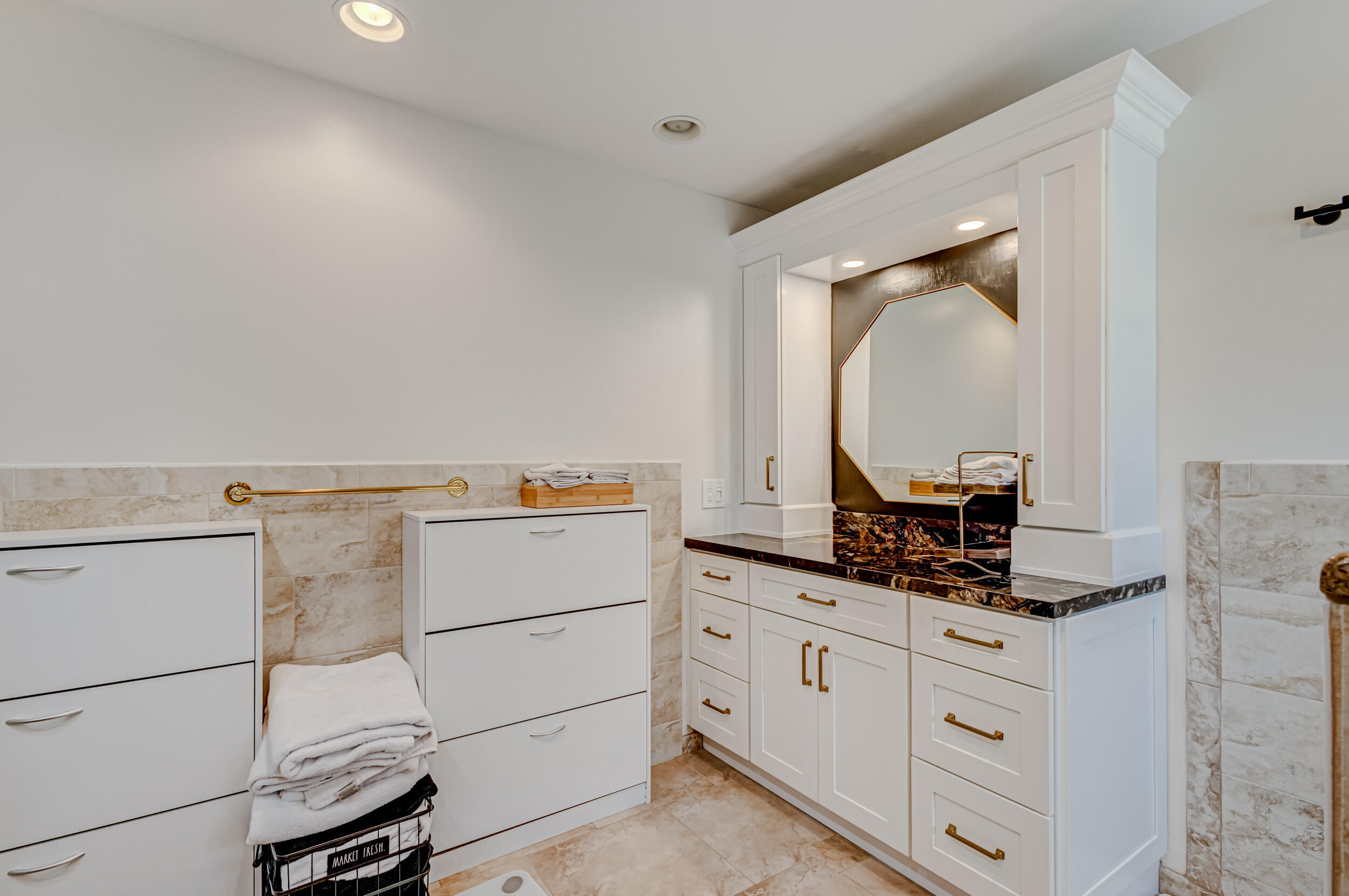 LEXINGTON GREEN CONDO - Residential Lease