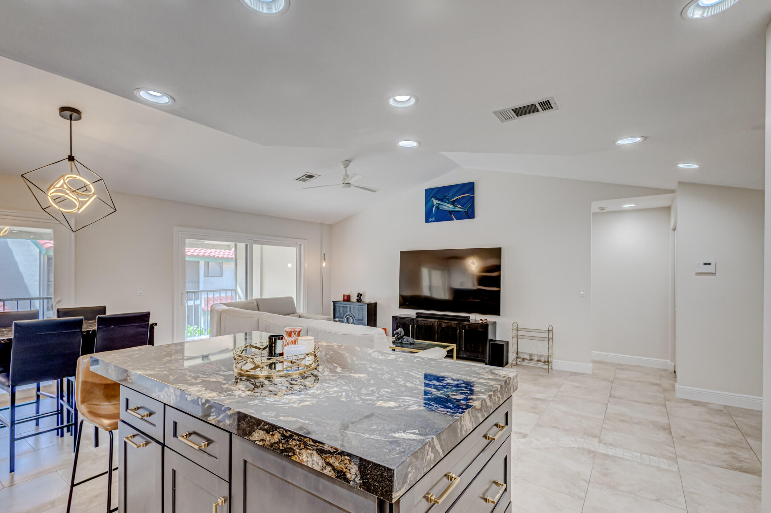 LEXINGTON GREEN CONDO - Residential Lease