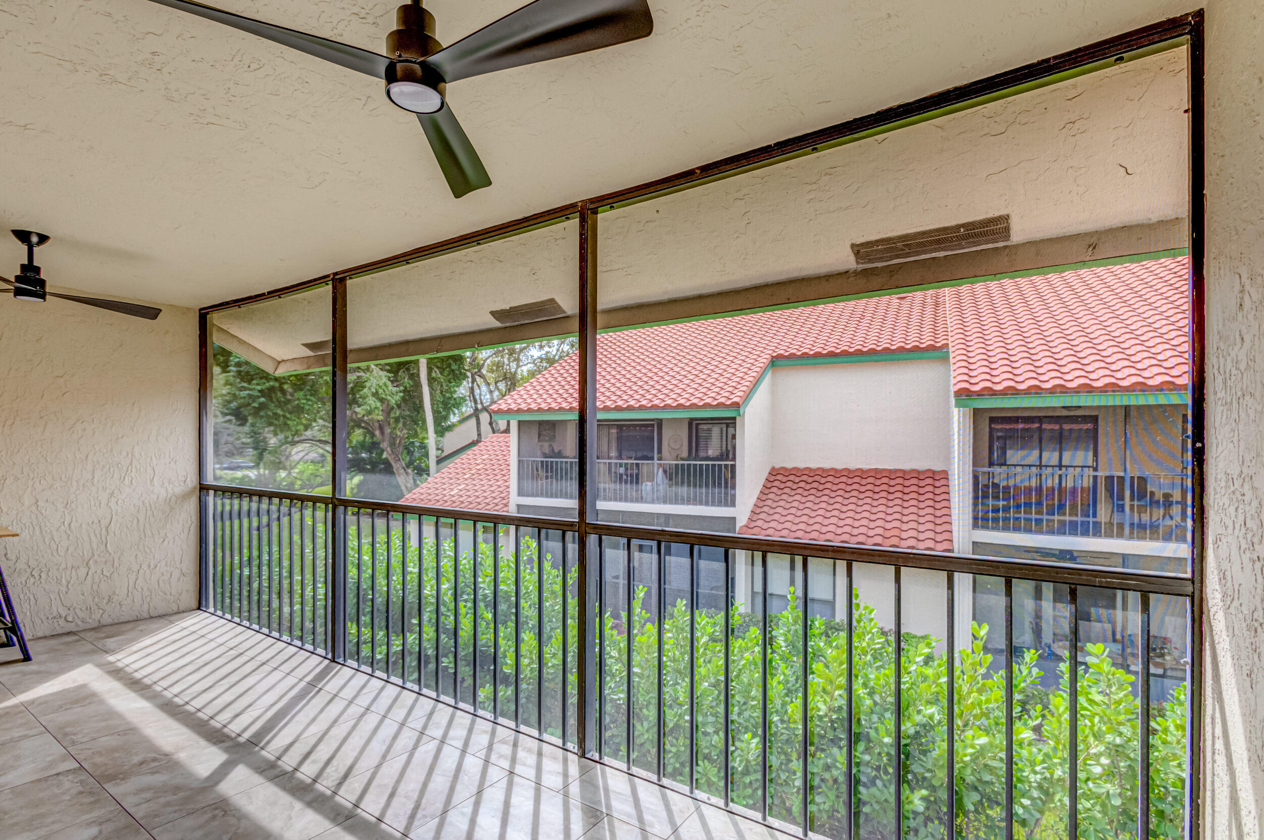 LEXINGTON GREEN CONDO - Residential Lease