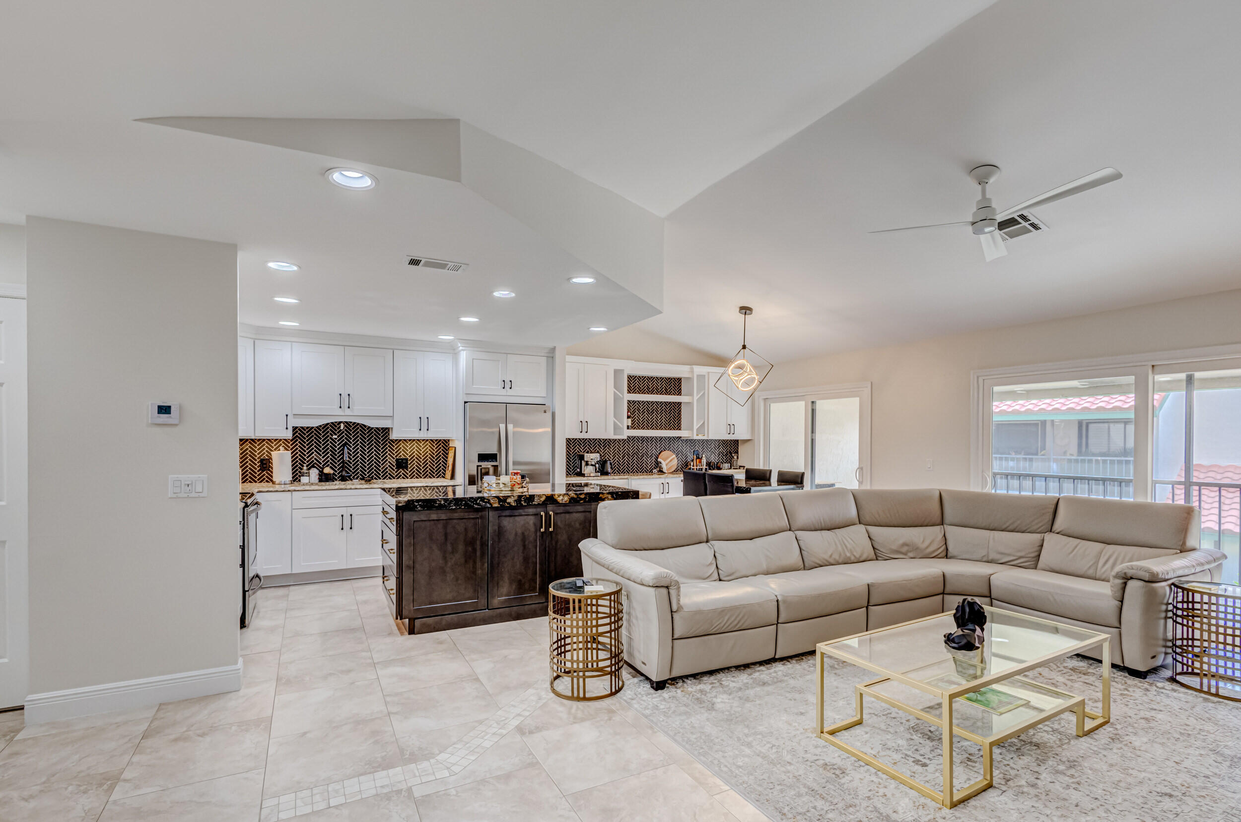 LEXINGTON GREEN CONDO - Residential Lease