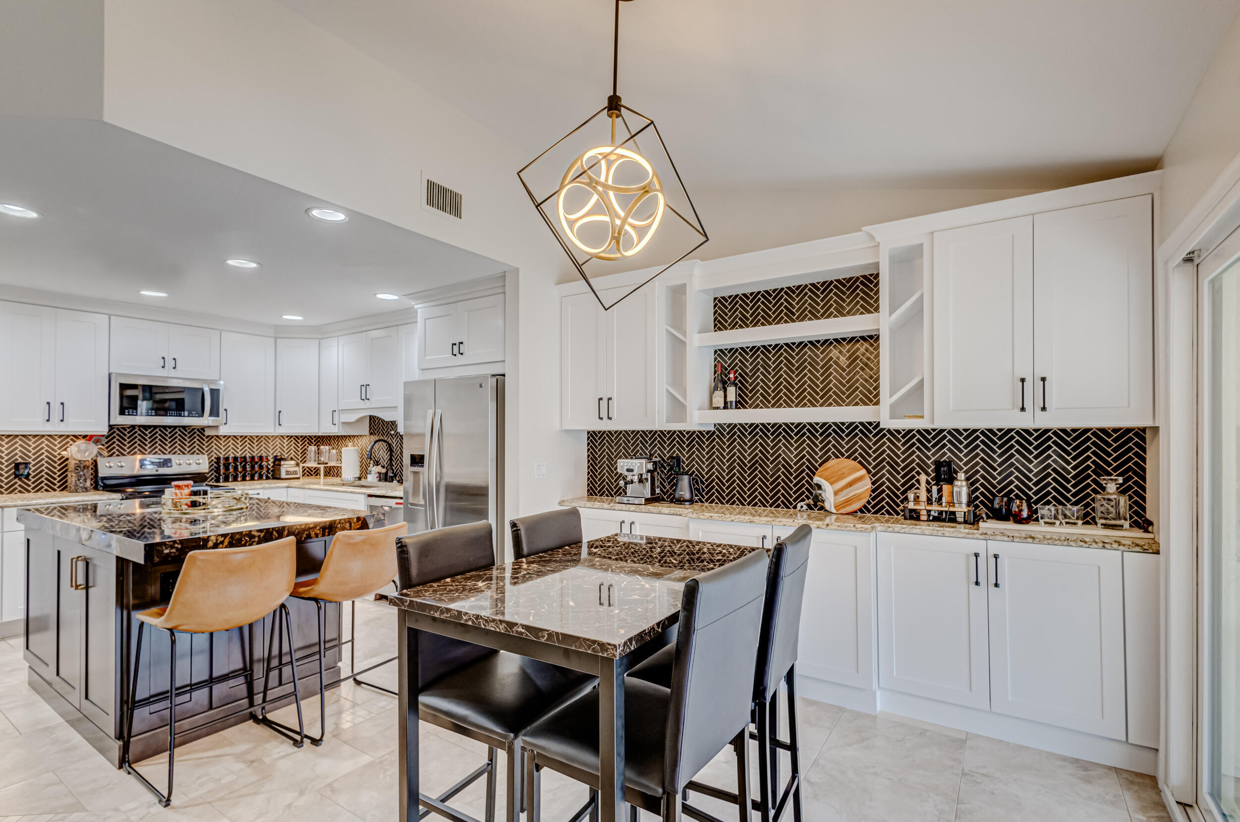 LEXINGTON GREEN CONDO - Residential Lease