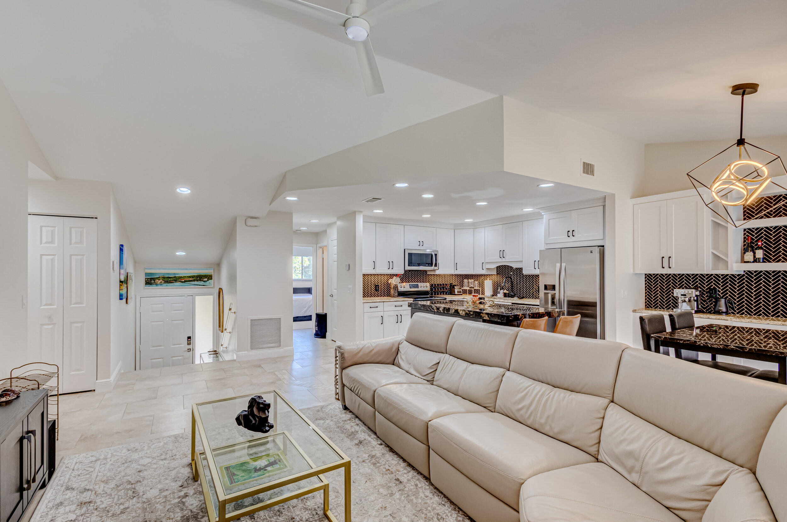 LEXINGTON GREEN CONDO - Residential Lease
