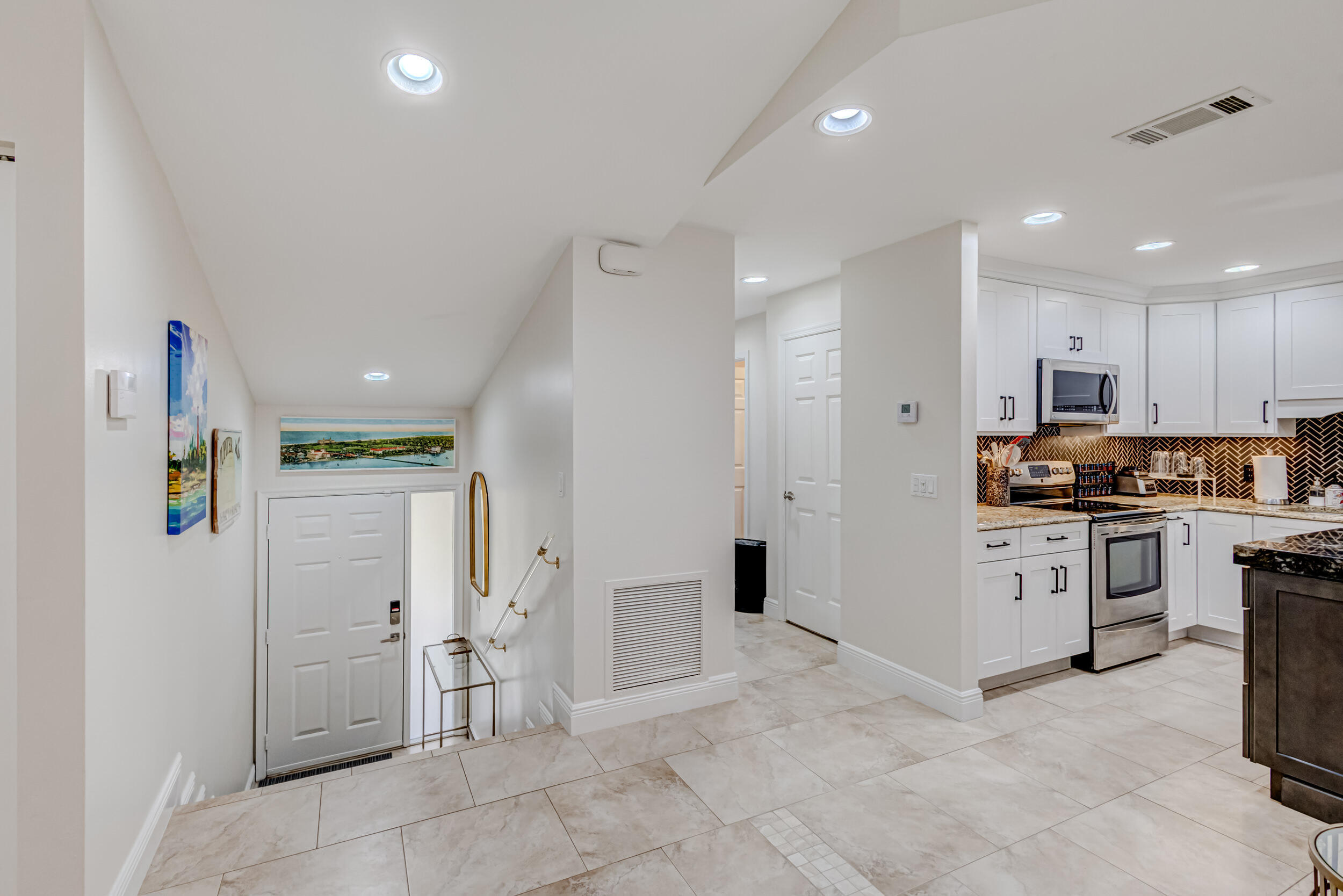LEXINGTON GREEN CONDO - Residential Lease