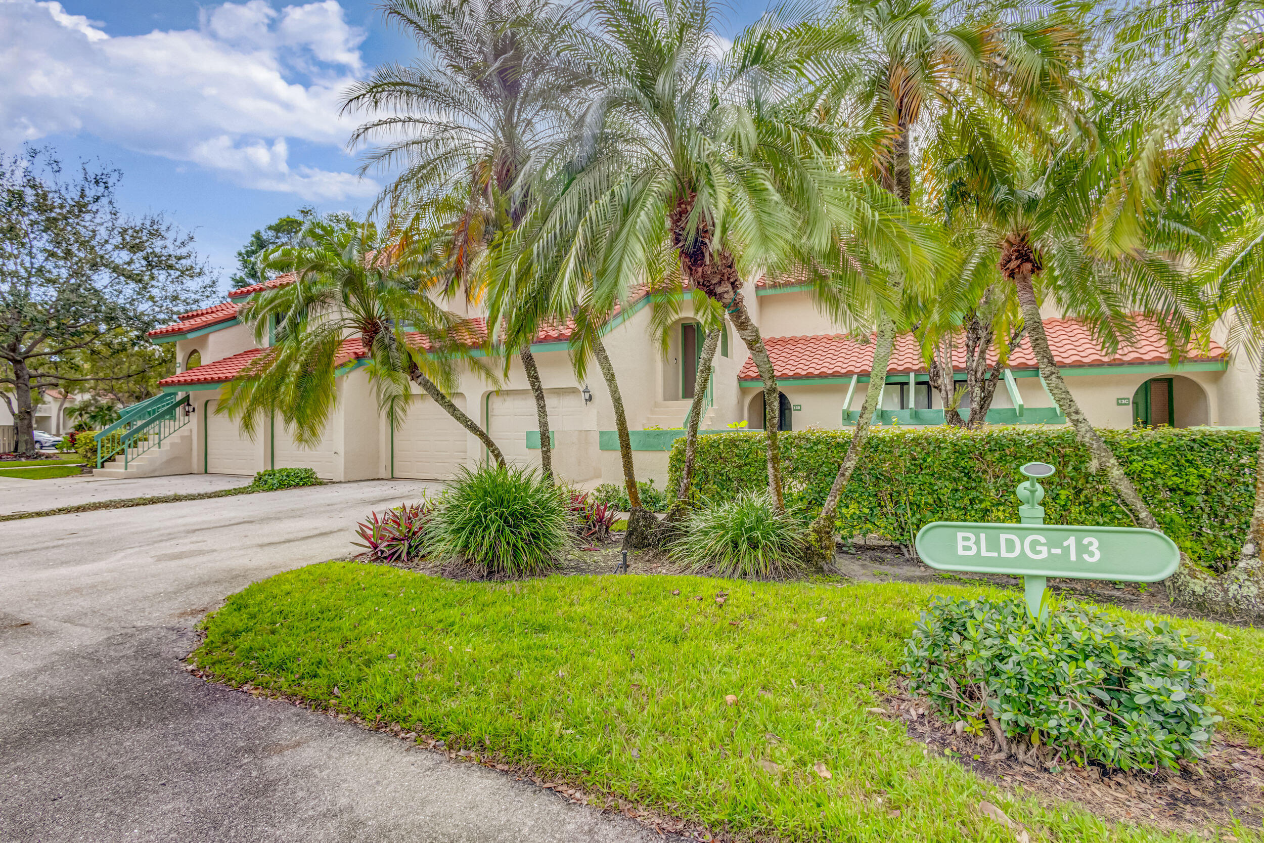 LEXINGTON GREEN CONDO - Residential Lease