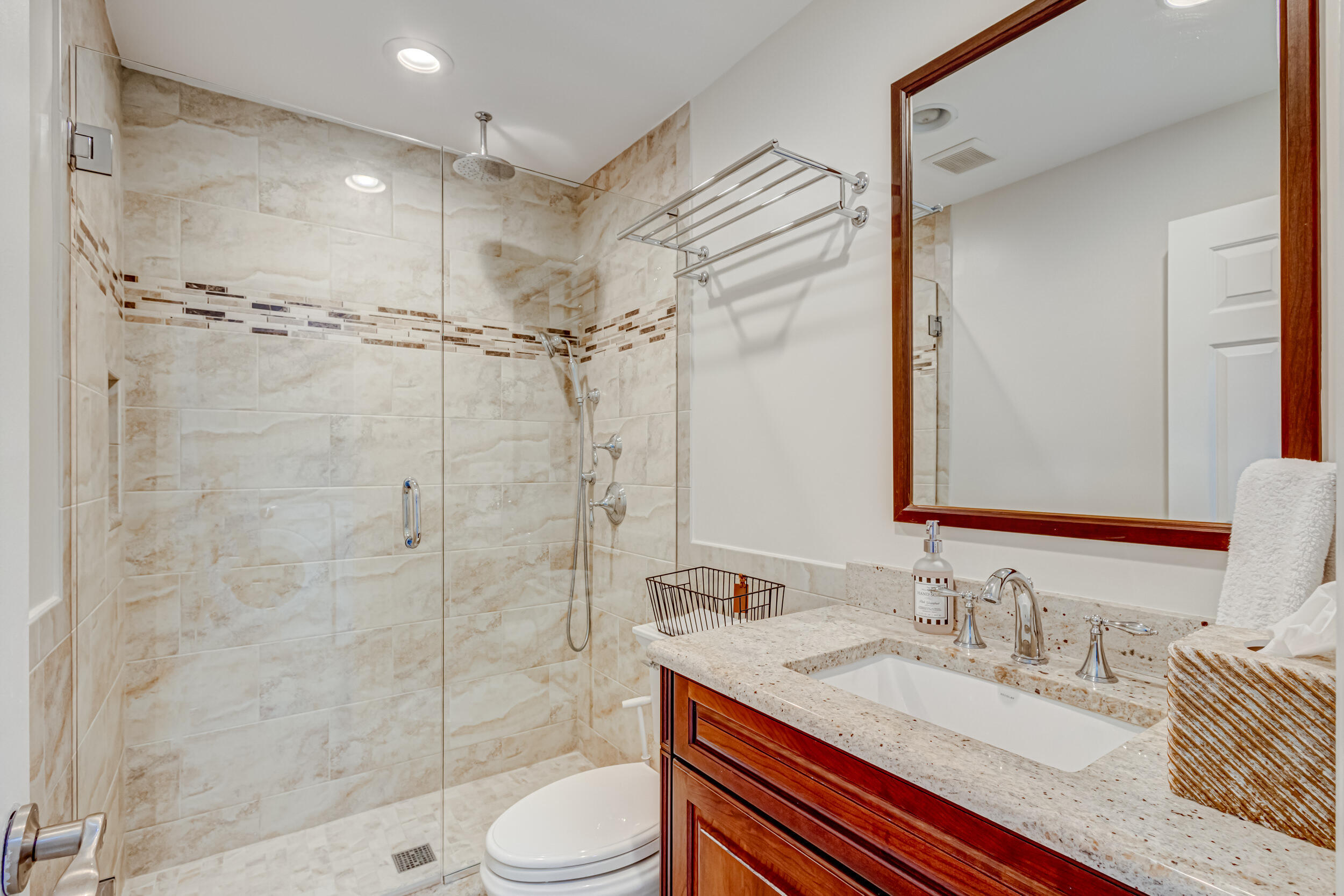 LEXINGTON GREEN CONDO - Residential Lease