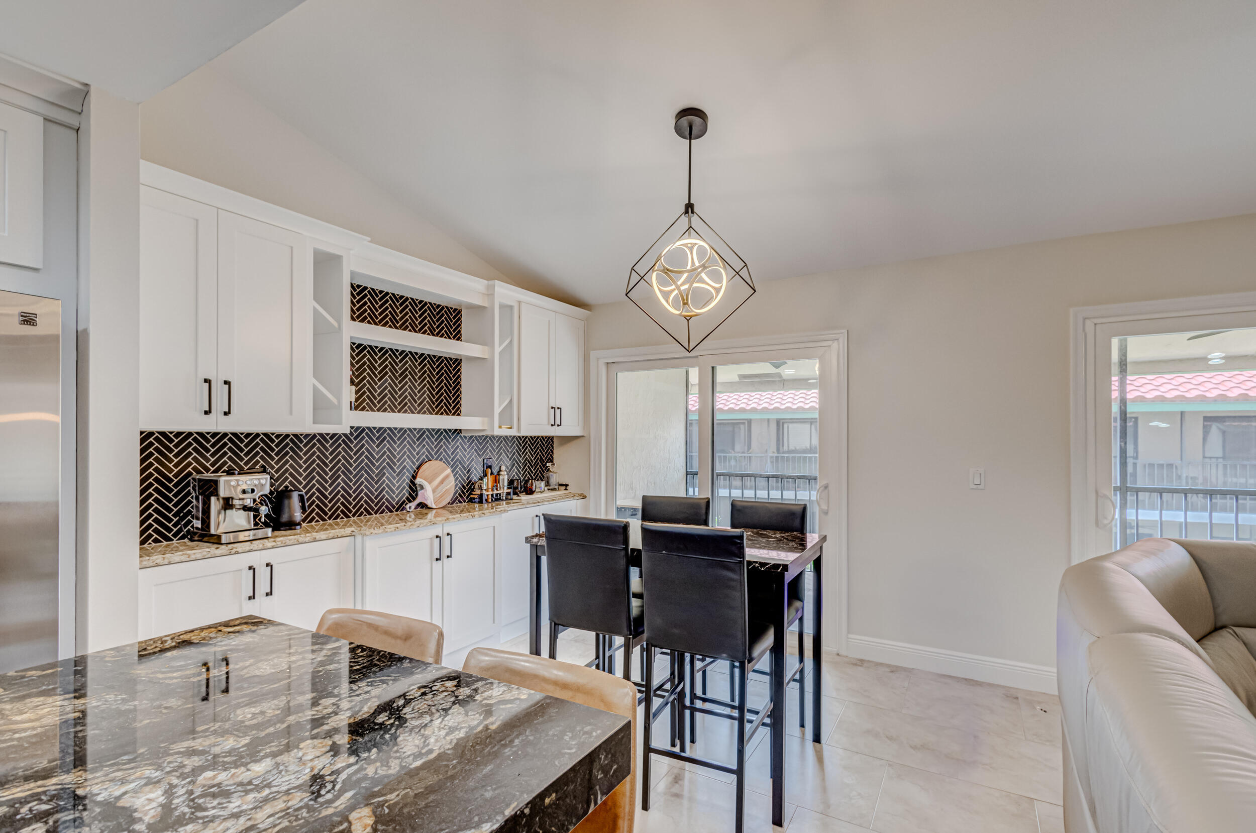 LEXINGTON GREEN CONDO - Residential Lease