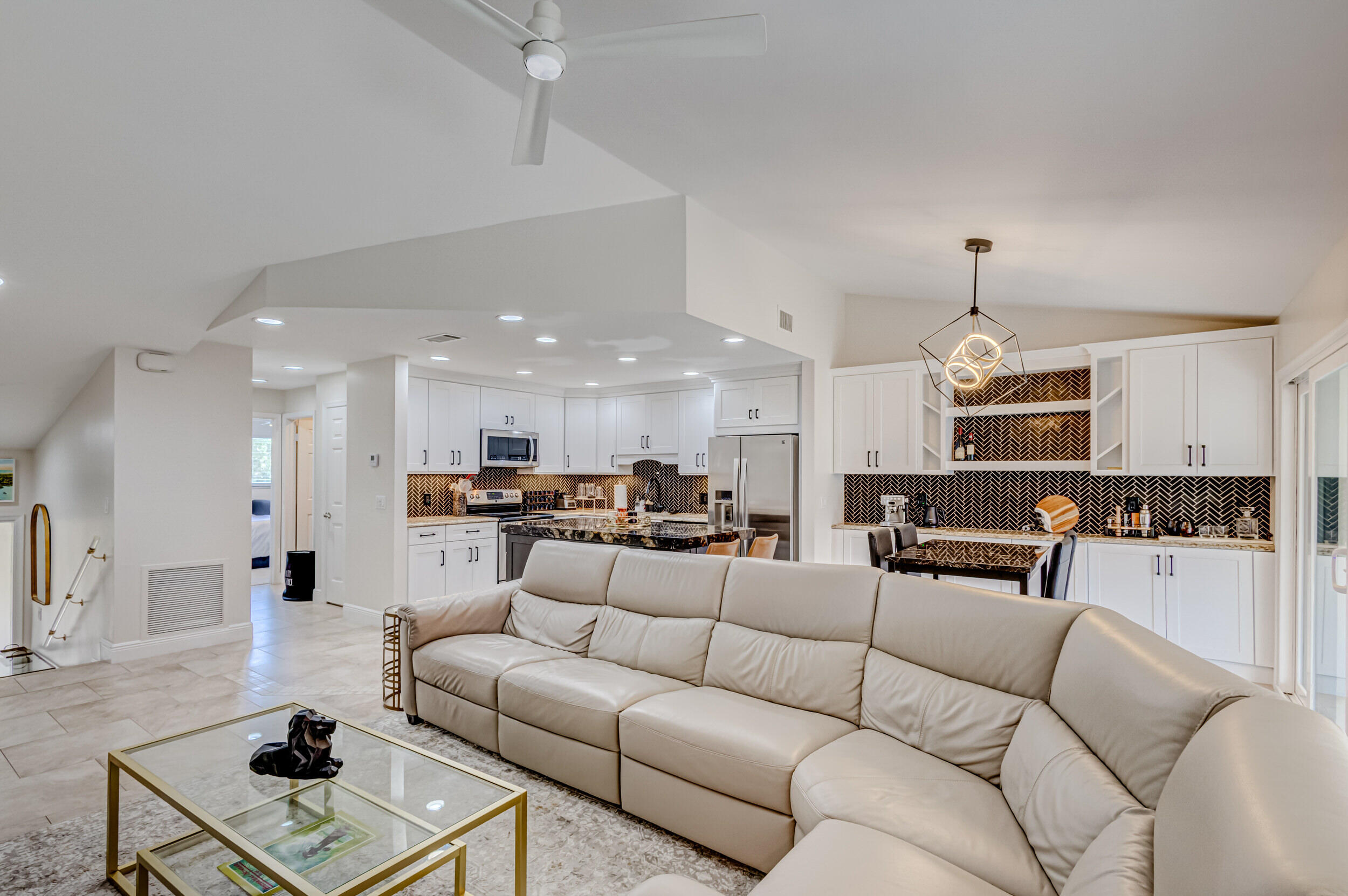 LEXINGTON GREEN CONDO - Residential Lease