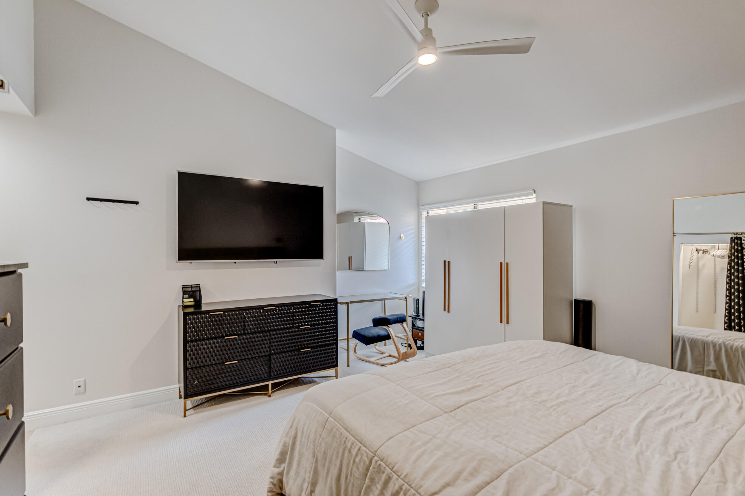 LEXINGTON GREEN CONDO - Residential Lease