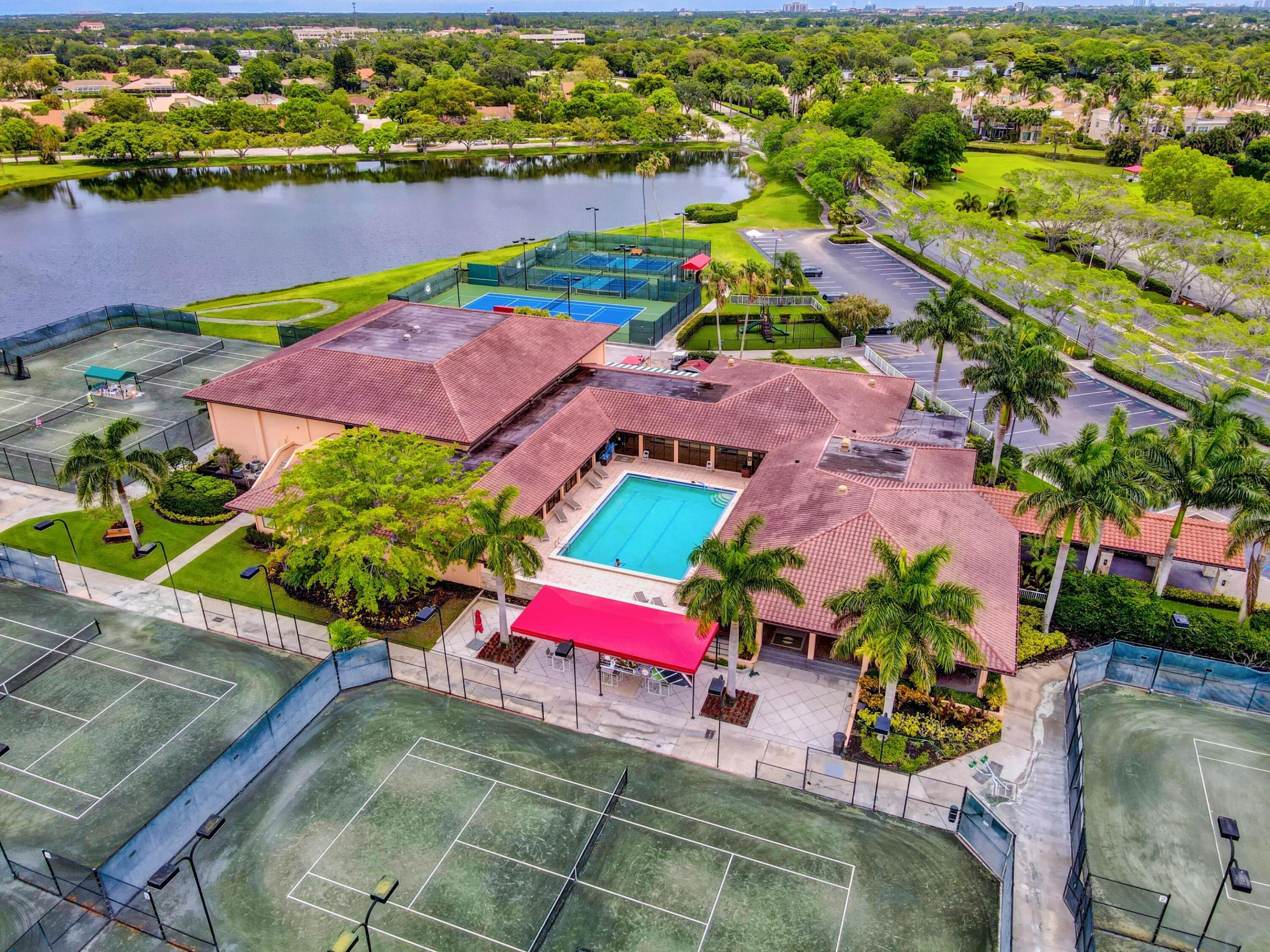 LEXINGTON GREEN CONDO - Residential Lease