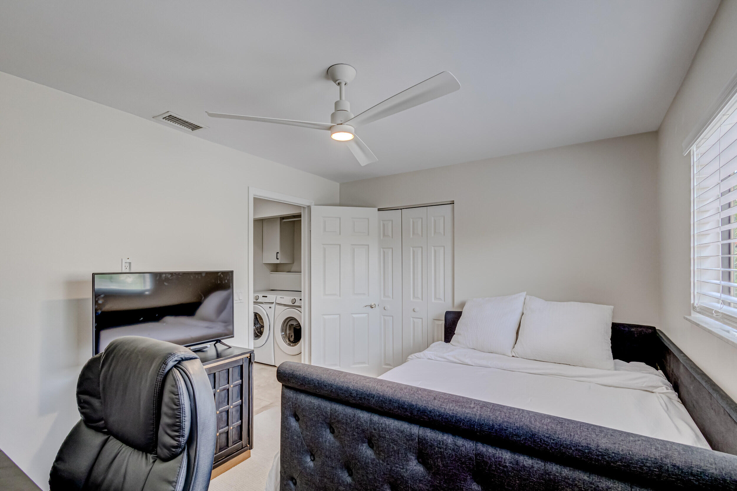 LEXINGTON GREEN CONDO - Residential Lease