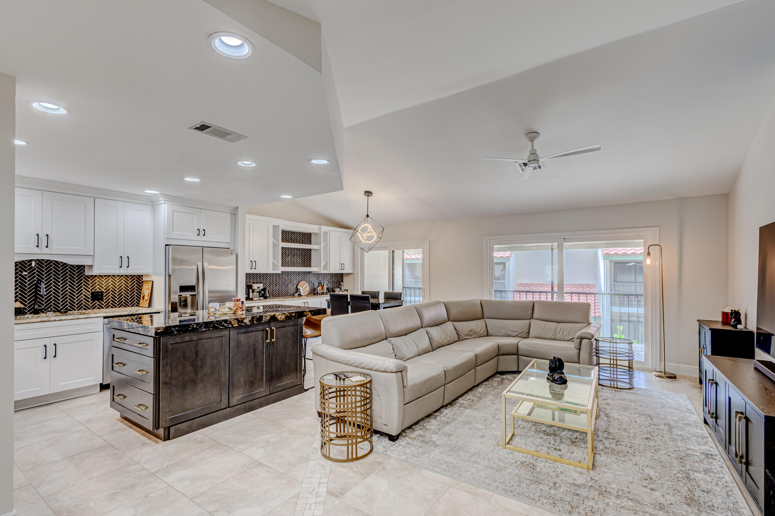 LEXINGTON GREEN CONDO - Residential Lease