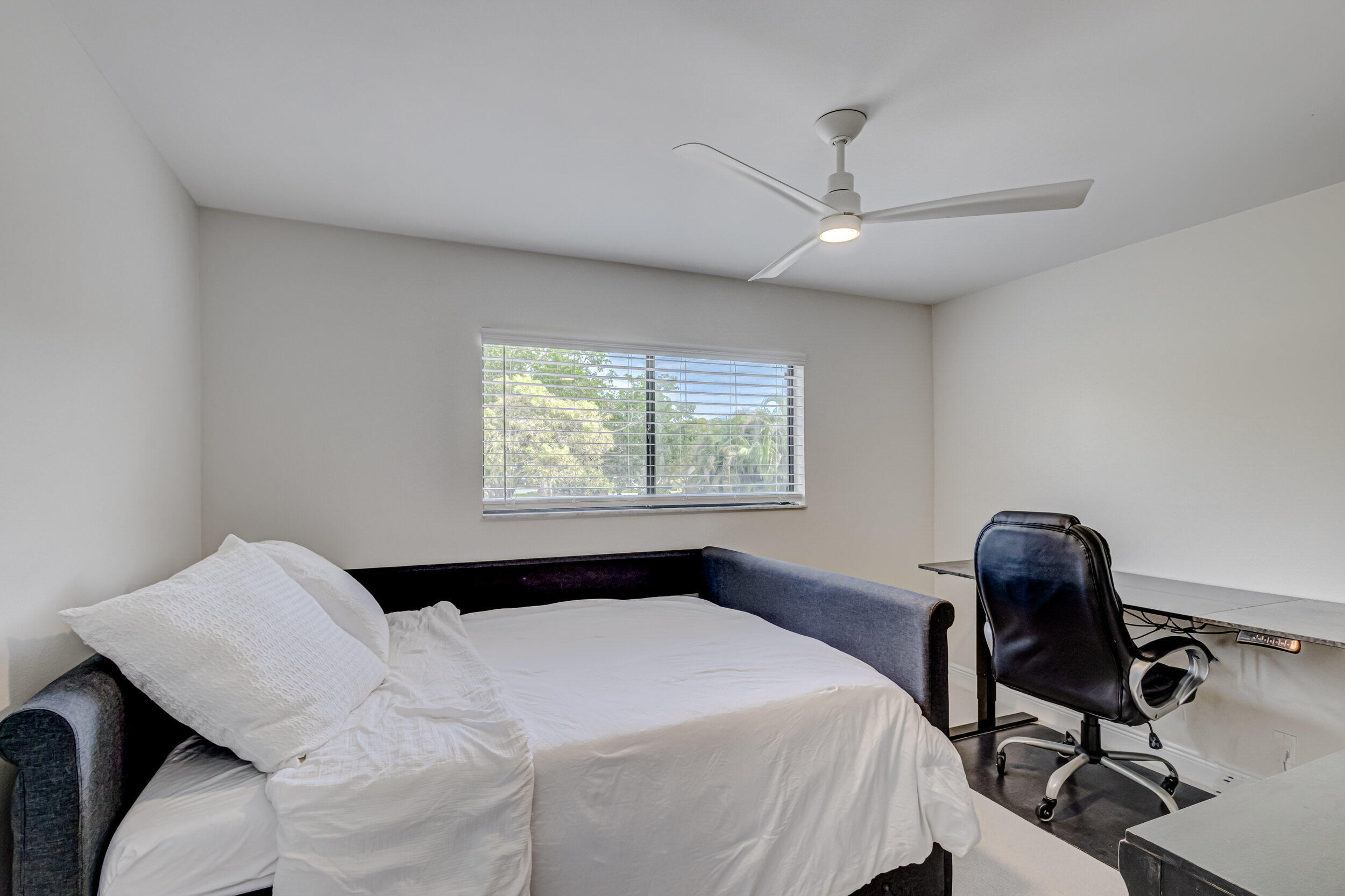 LEXINGTON GREEN CONDO - Residential Lease