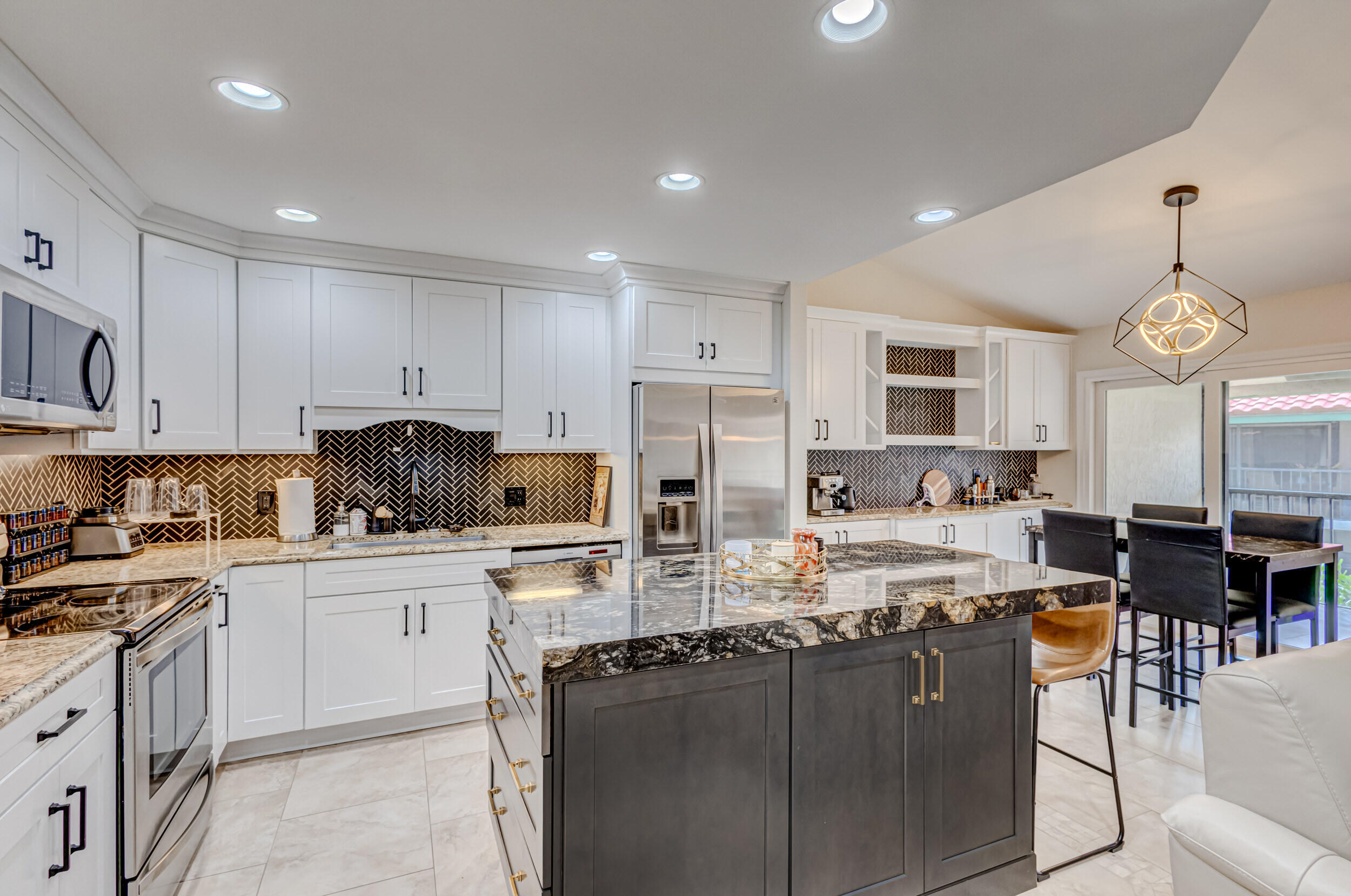 LEXINGTON GREEN CONDO - Residential Lease