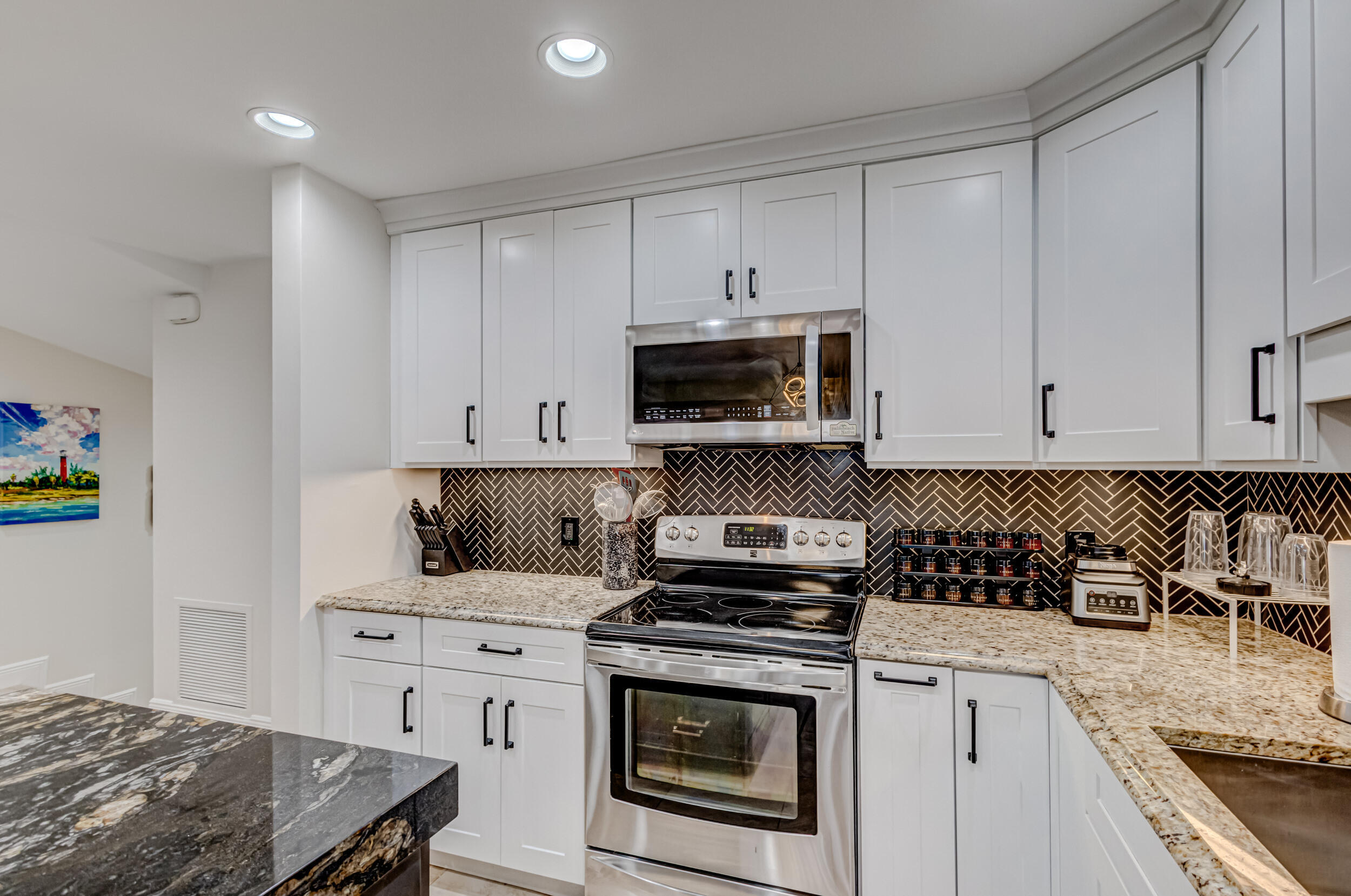 LEXINGTON GREEN CONDO - Residential Lease