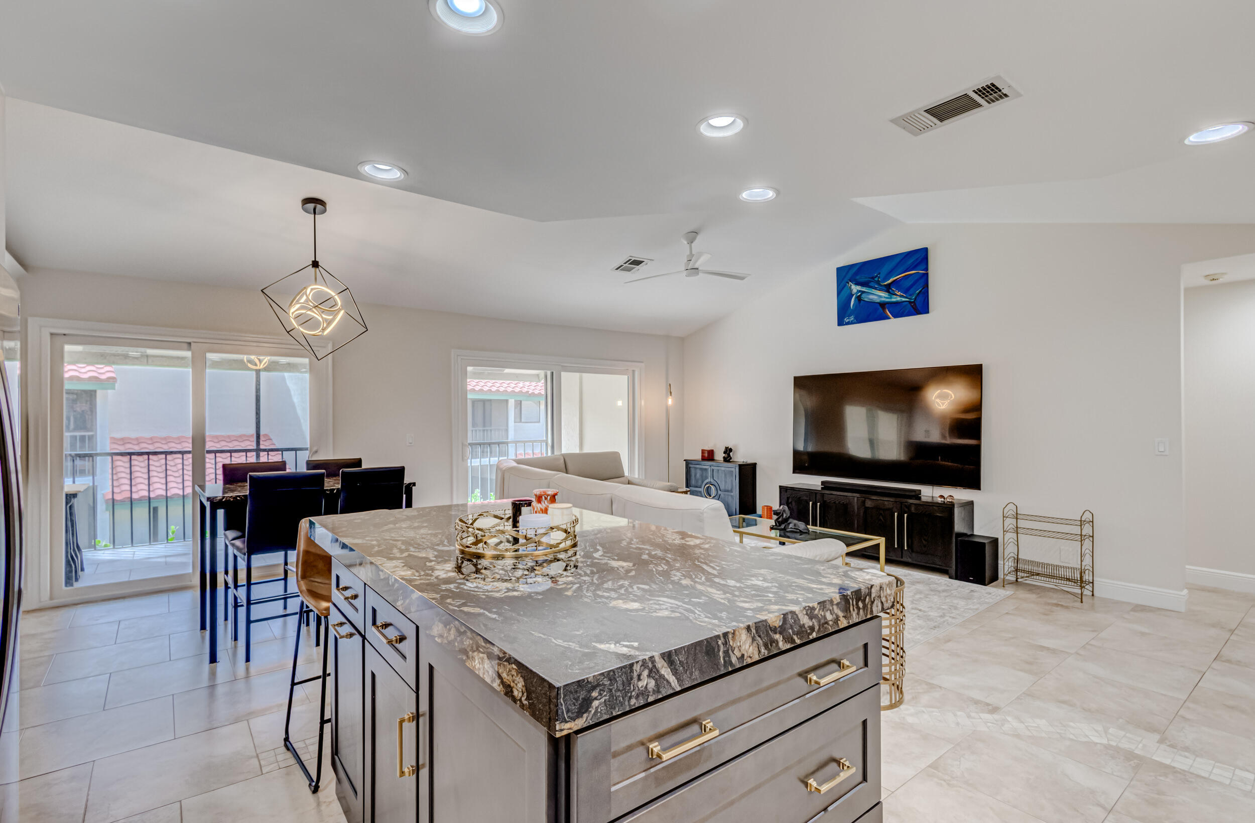 LEXINGTON GREEN CONDO - Residential Lease