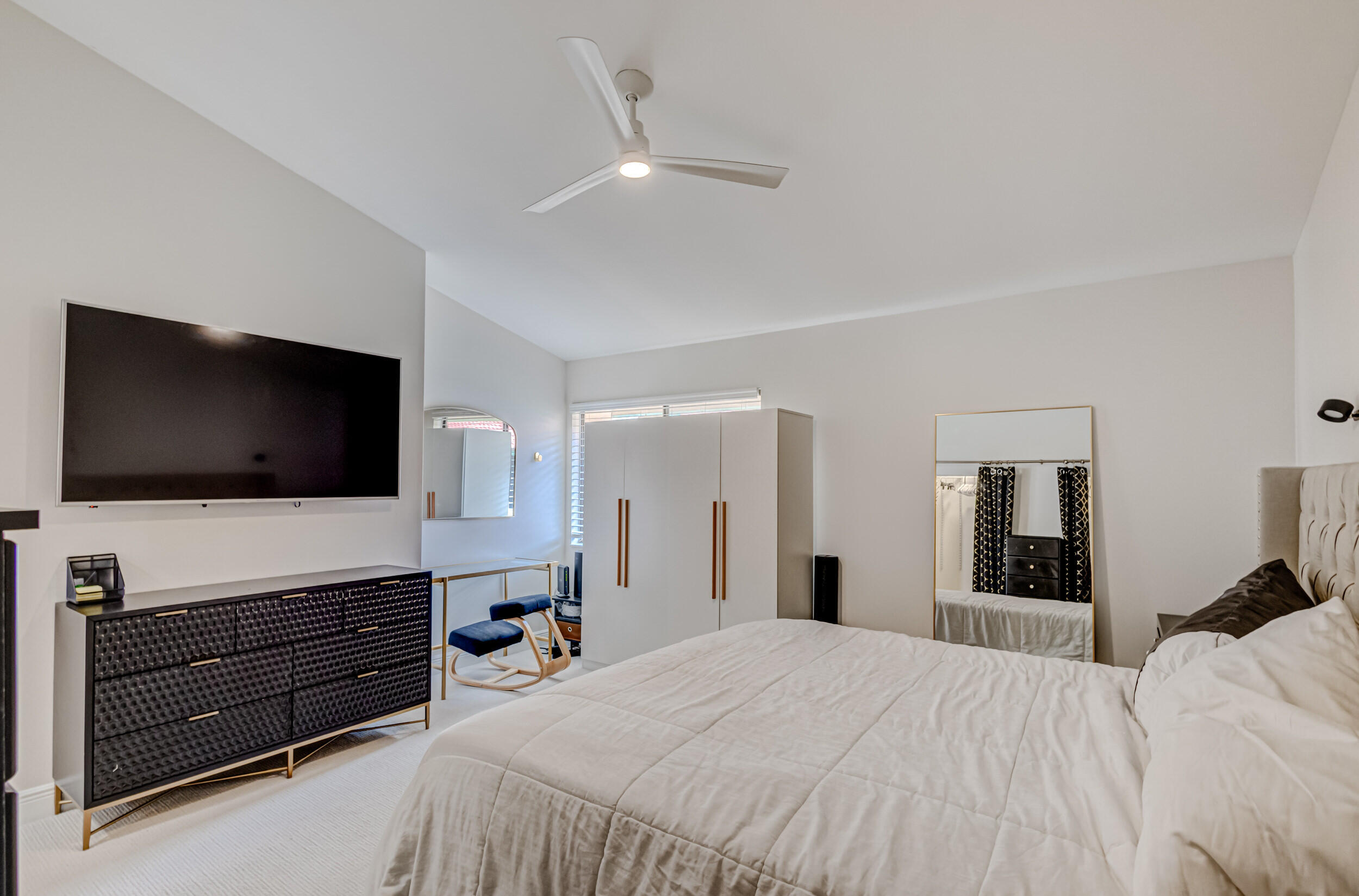 LEXINGTON GREEN CONDO - Residential Lease