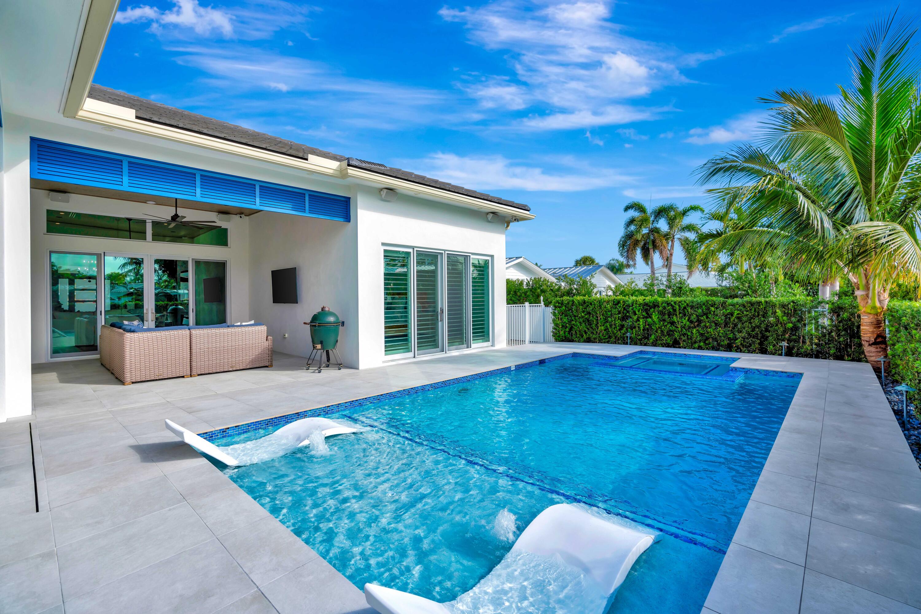 NORTH PALM BEACH VILLAGE OF 2 - Residential