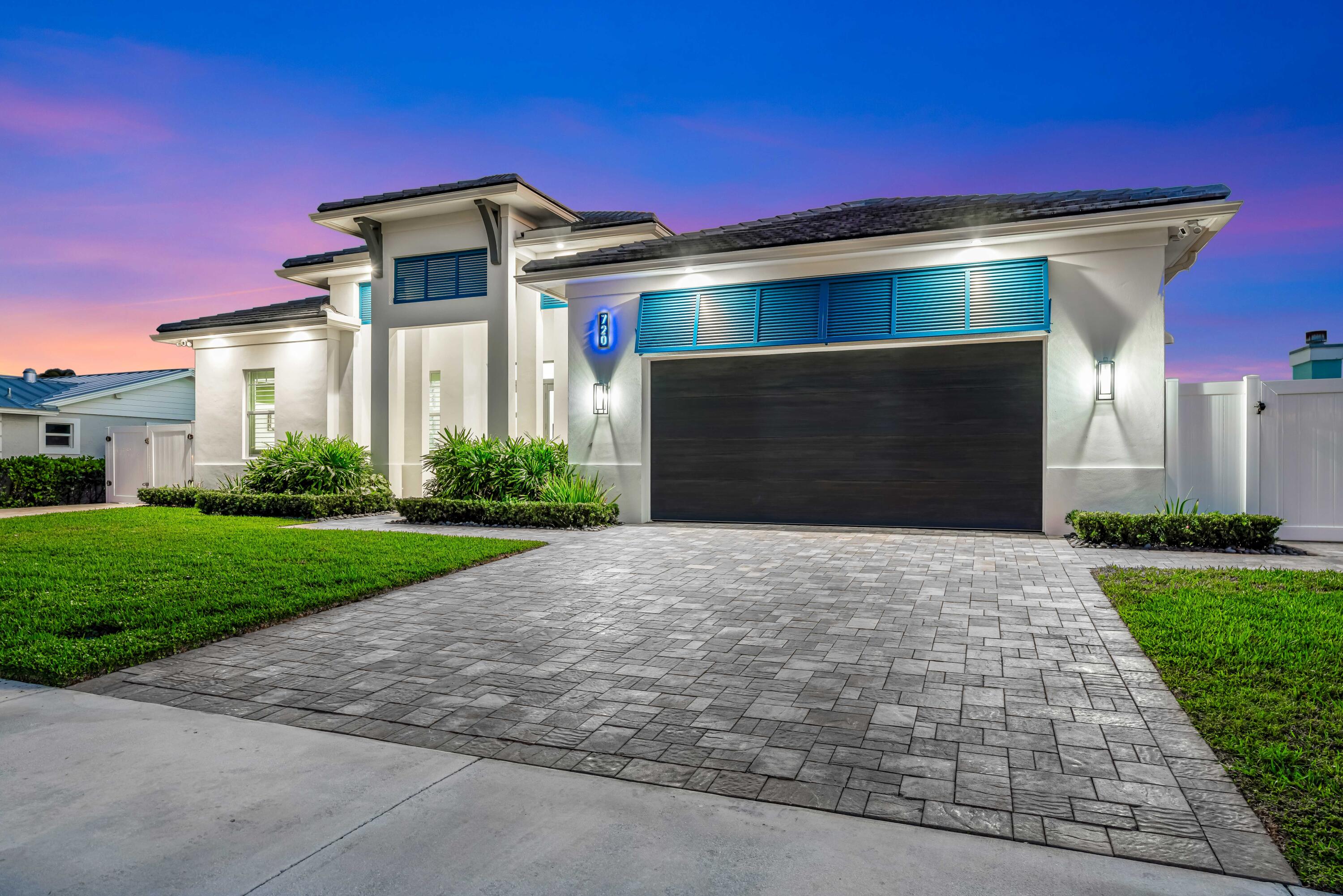 NORTH PALM BEACH VILLAGE OF 2 - Residential