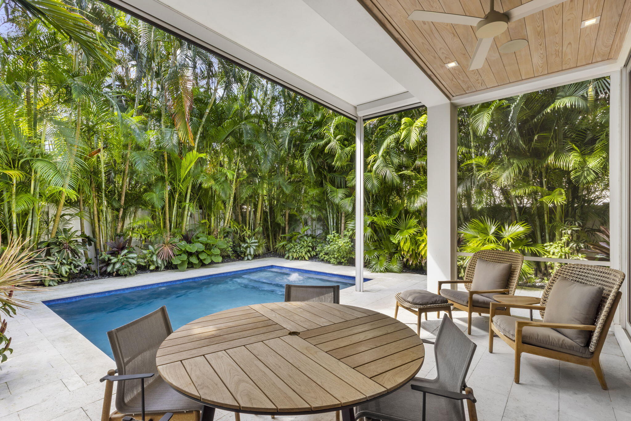 TEN TWENTY LANGER - Residential