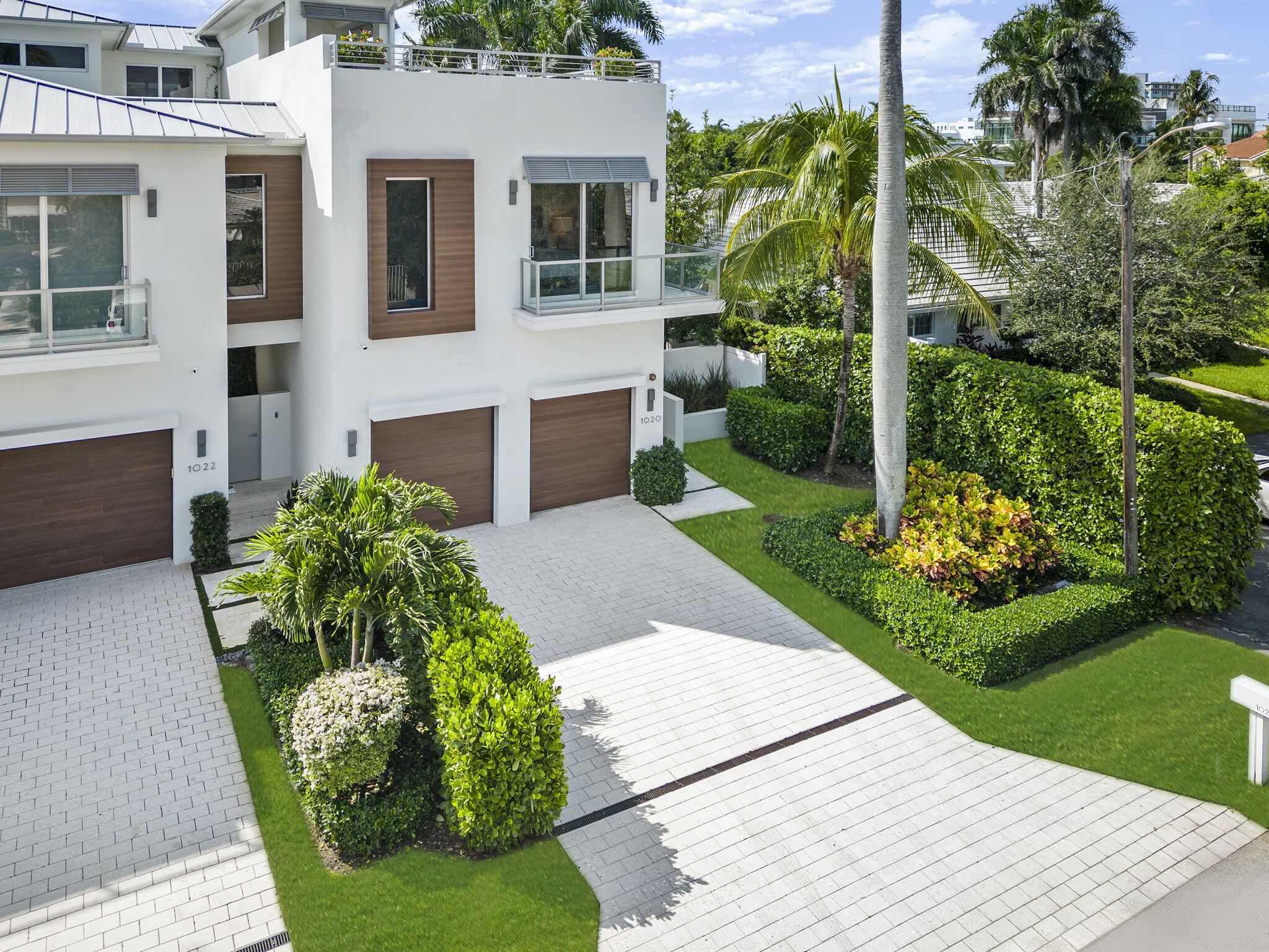 TEN TWENTY LANGER - Residential