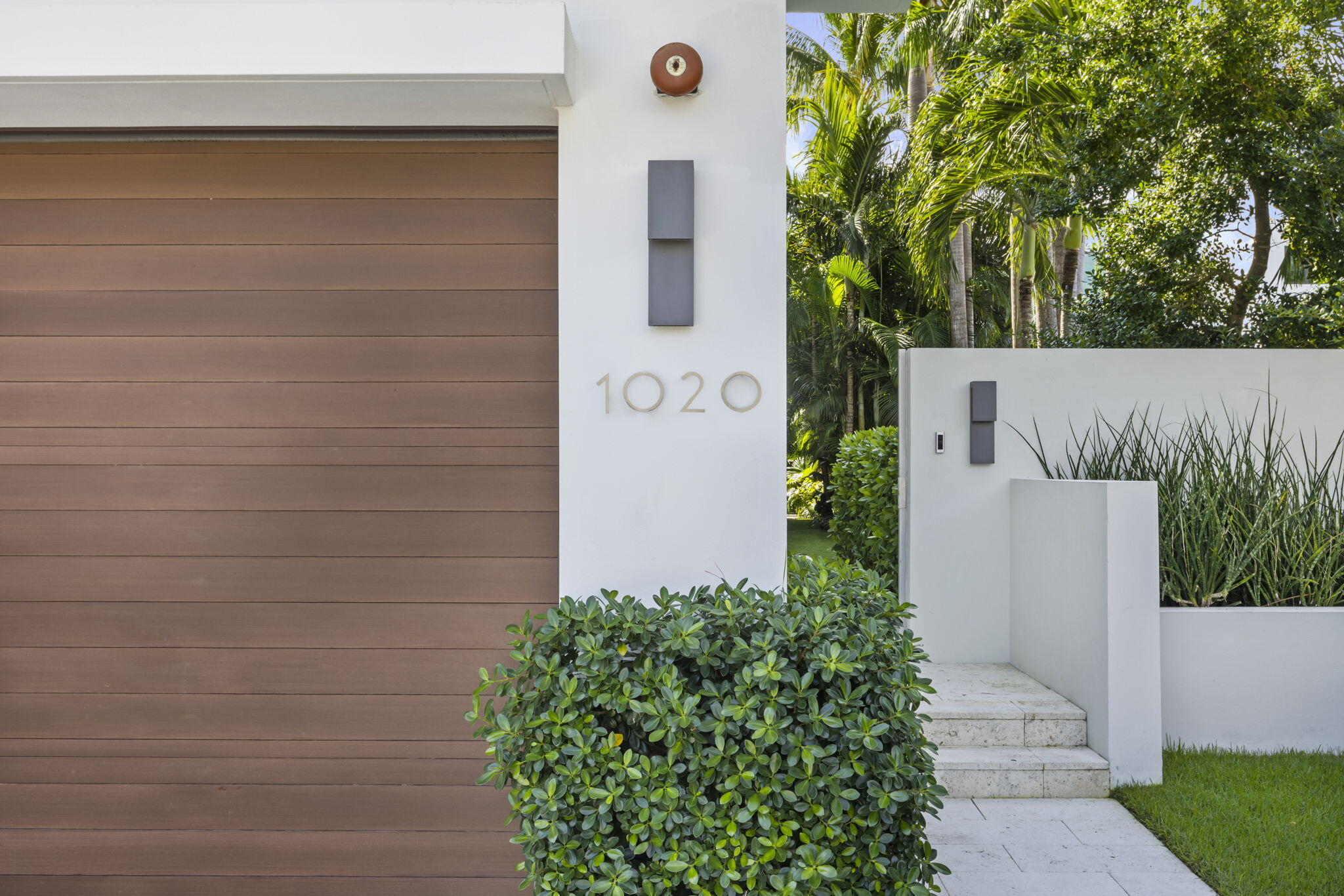 TEN TWENTY LANGER - Residential