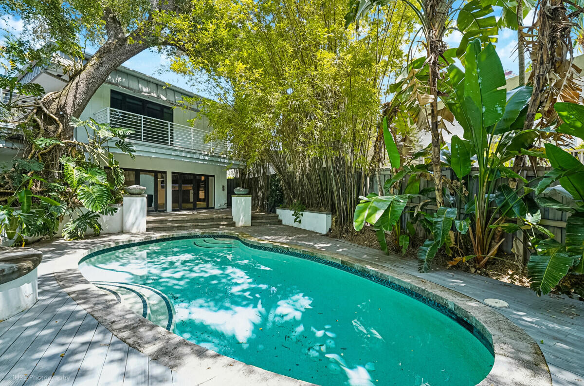 RIO VISTA ISLES - Residential